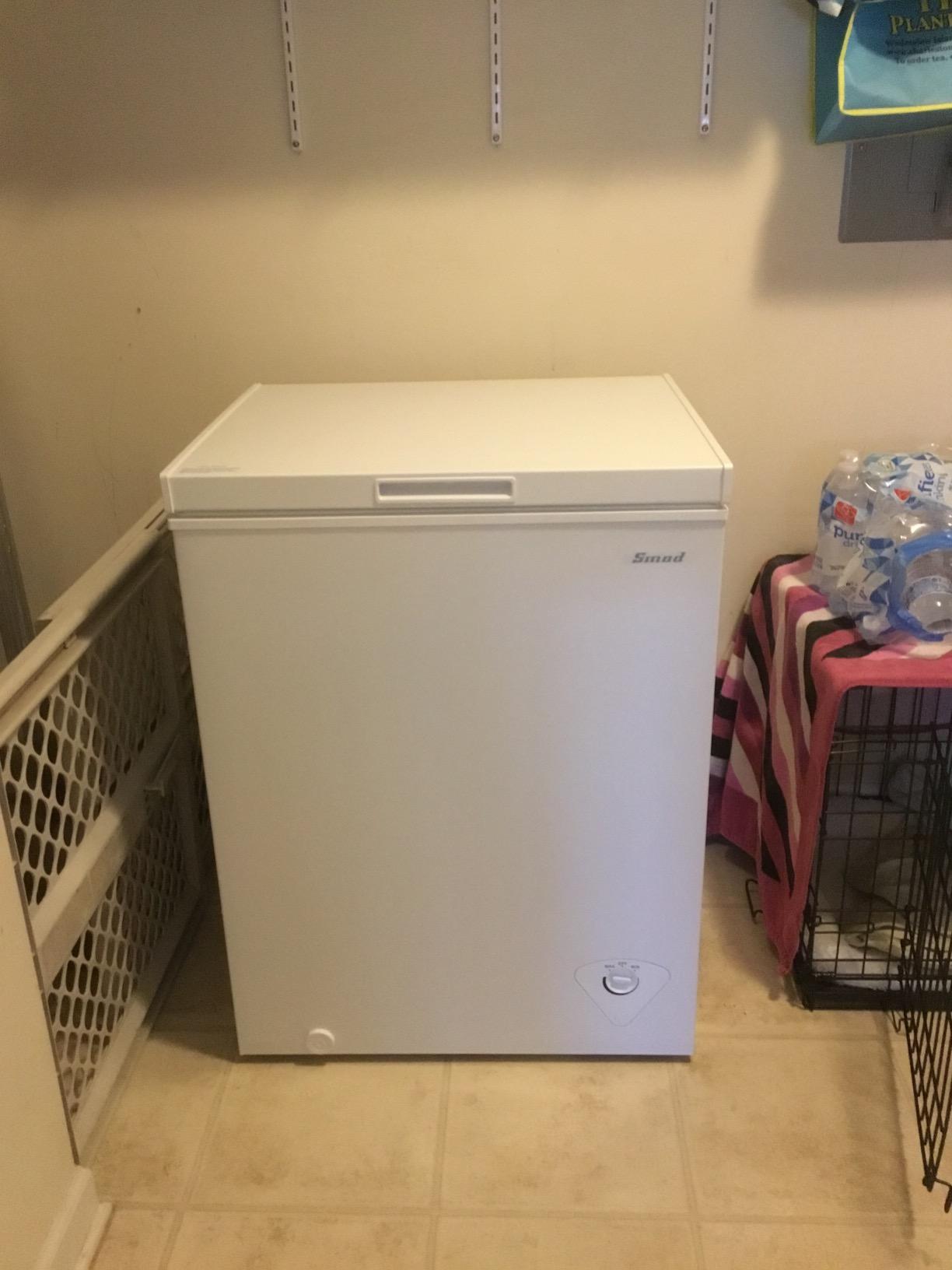 SMETA Chest Freezer 14.0 Cubic Feet, Deep Large Freezers Top Door with Removable Basket, Adjustable Thermostat 4 Wheels, Energy Saving, Large Storage for Garage, Kitchen, Office, White customer photo 1