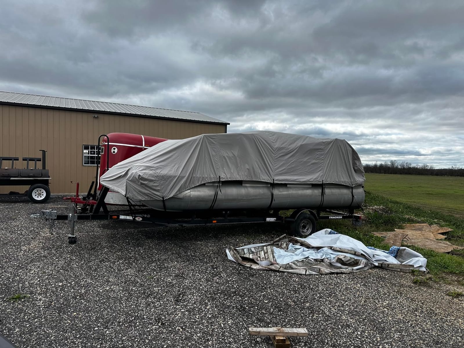 Pontoon Boat Cover 22-24 ft, 1200D Heavy Duty Waterproof Trailerable Cover for Pontoon Boats Up to 8.5 ft Beam, 16 Straps, Elastic Hem & Outboard Motor Cover, Gray customer photo 1