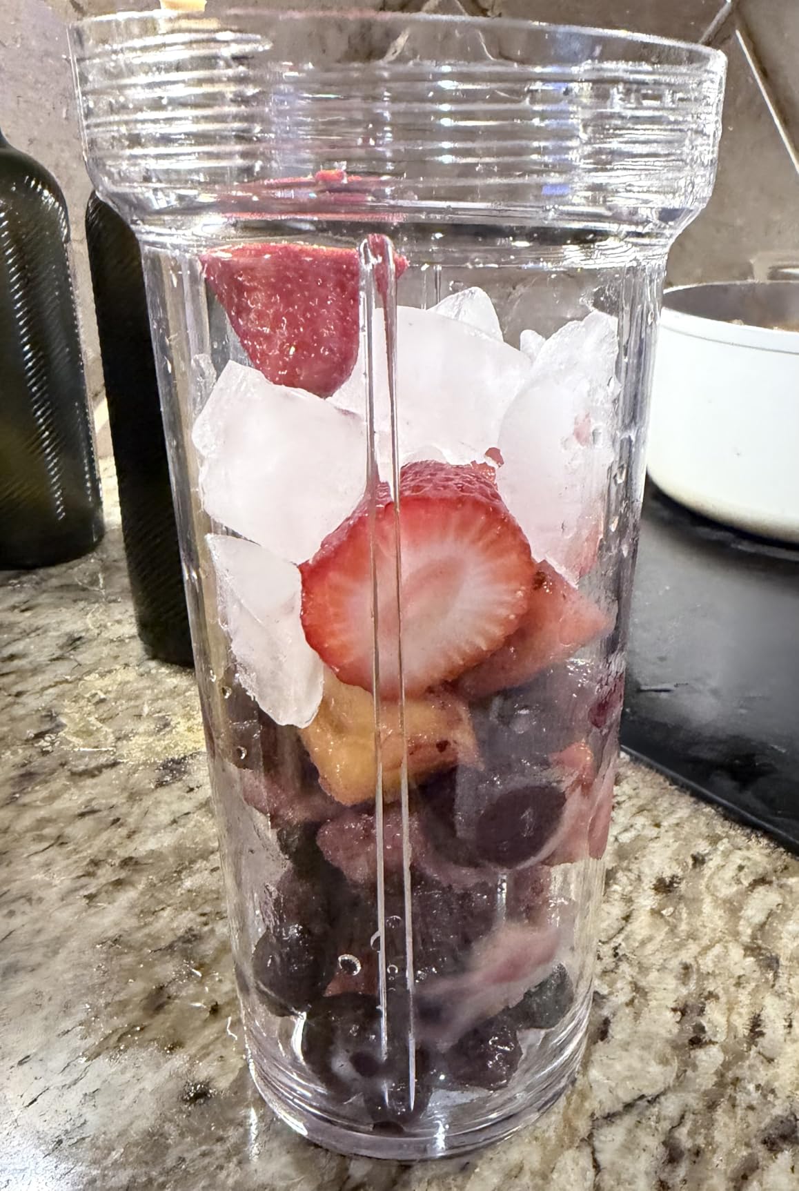 KitchenAid Pure Power Blender with 2 Blending Jars, 1700 Watt Peak Power, 68 oz Blending Jar, Includes 2 16-oz Personal Blending Jars, Precision Speed Control Knob, Model KSB2078DG customer photo 1
