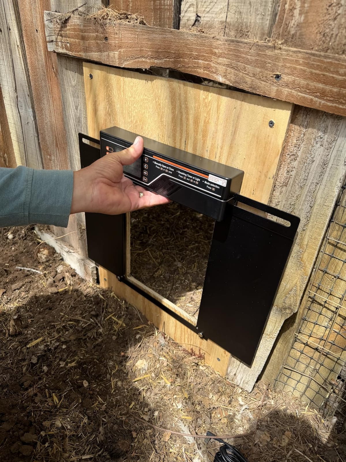 7W Solar Powered Automatic Chicken Coop Door, Aluminum Horizontal Dual-Door, Large Auto Chicken Door Opener, 4 Modes with Timer & Light Sensor, Anti-Pinch Poultry Door with Remote Control customer photo 2