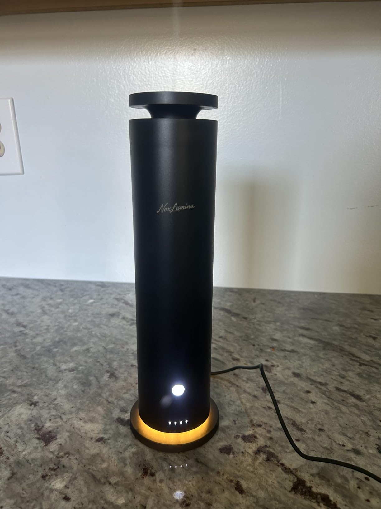Waterless Diffuser Pro with 5 Scent Oils, Luxury Hotel-Class Essential Oil Diffuser Aromatherapy Machine with 1500 Sq Ft Cover, 6 Mist, 4.06Oz Diffusers for Home Large Room Hotel SPA - Black customer photo 2