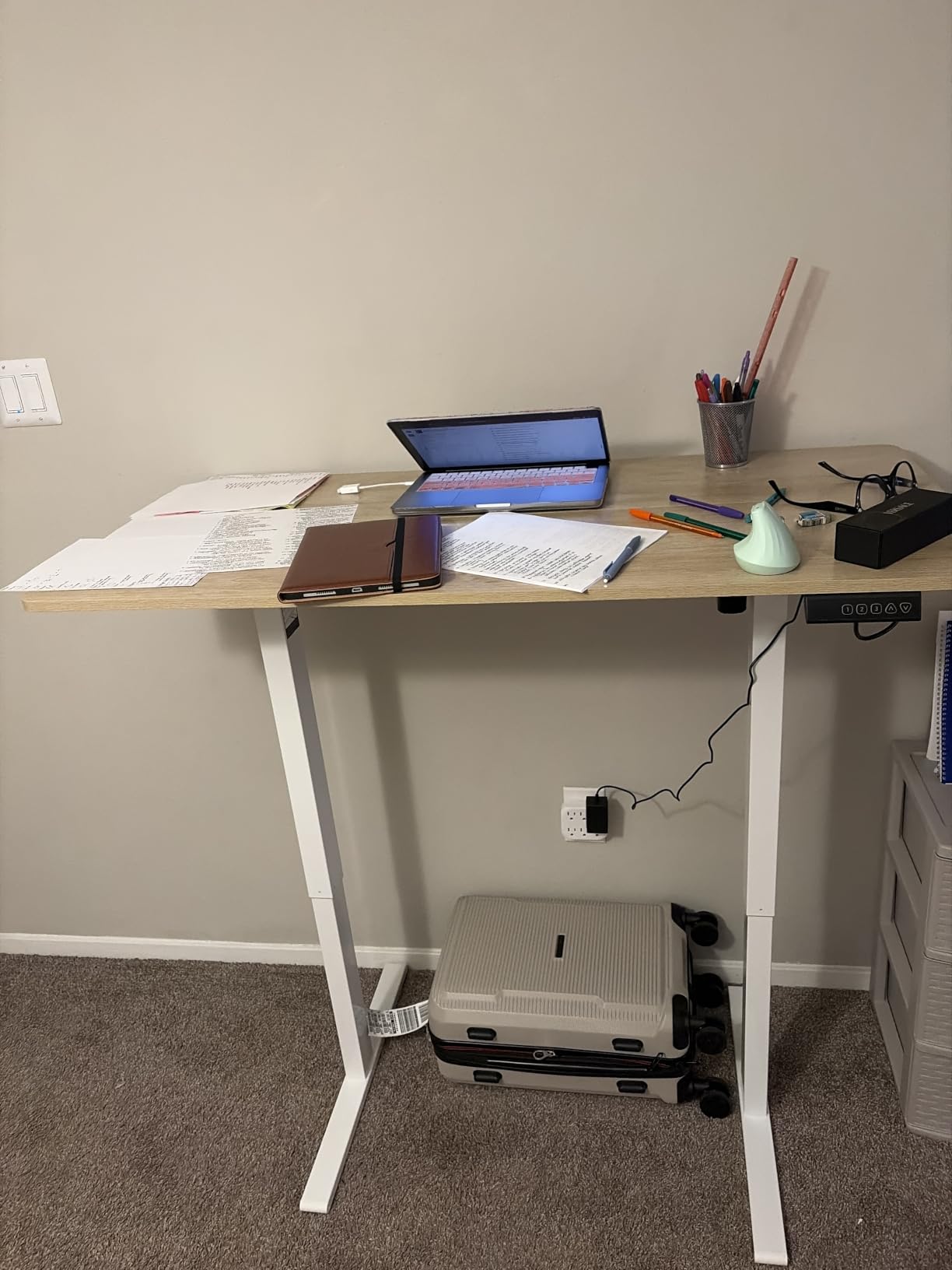 Cubiker Standing Desk, 32