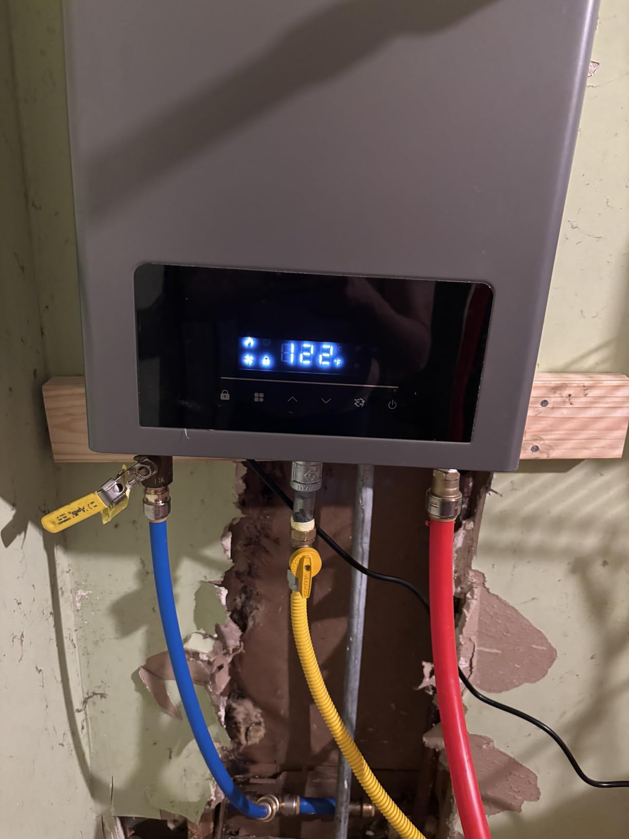 Ranein Natural Gas Tankless Water Heater, Indoor Max 5.3 GPM, 130,000 BTU Instant Hot Water Heater customer photo 1