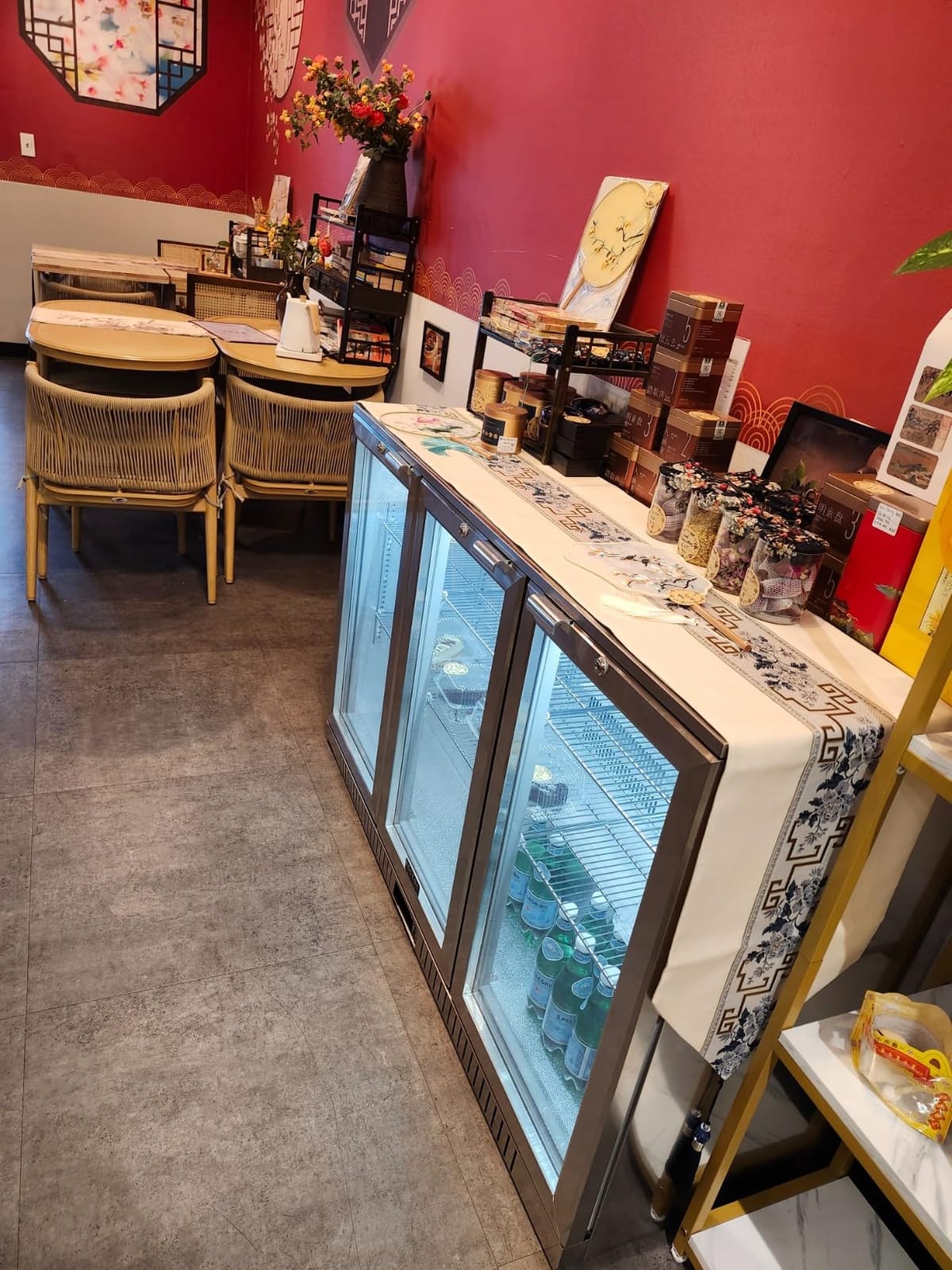 BODEGACOOLER Commercial Bar Cooler with 3 Solid Doors, 20.5 Cu.Ft Back Bar Refrigerator, Beverage Refrigerator for Beer Soda Wine, LED Light, Stainless Steel Top, 6 Casters, for Kitchen Buffet Table customer photo 2