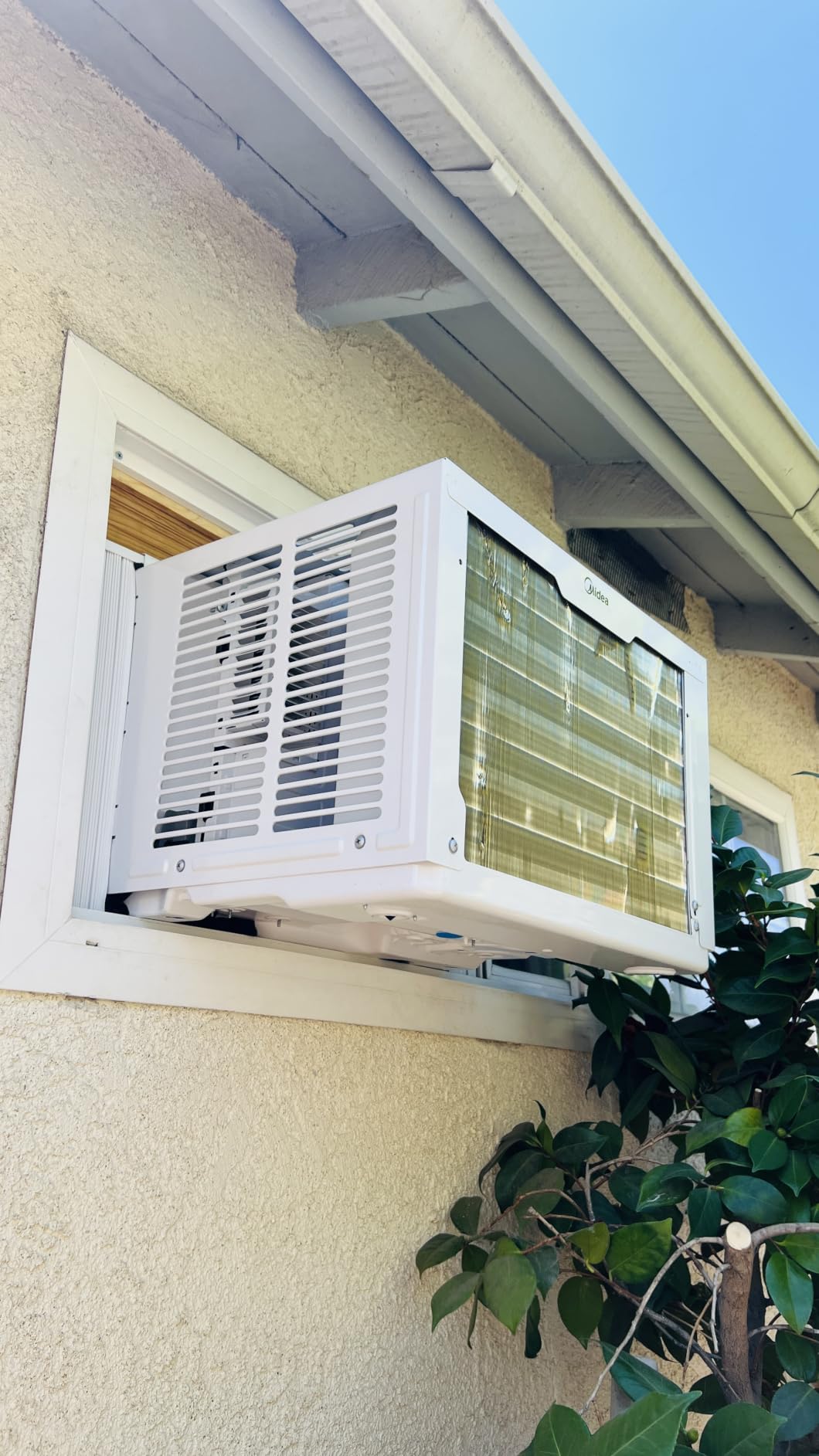 Midea 12,000 BTU Window Air Conditioner with Heat, 550 Sq Ft | Smart Inverter Control, Energy Star Rated, Quiet Operation, Electronic Control, Remote, Heat and Dehumidifier Function customer photo 1