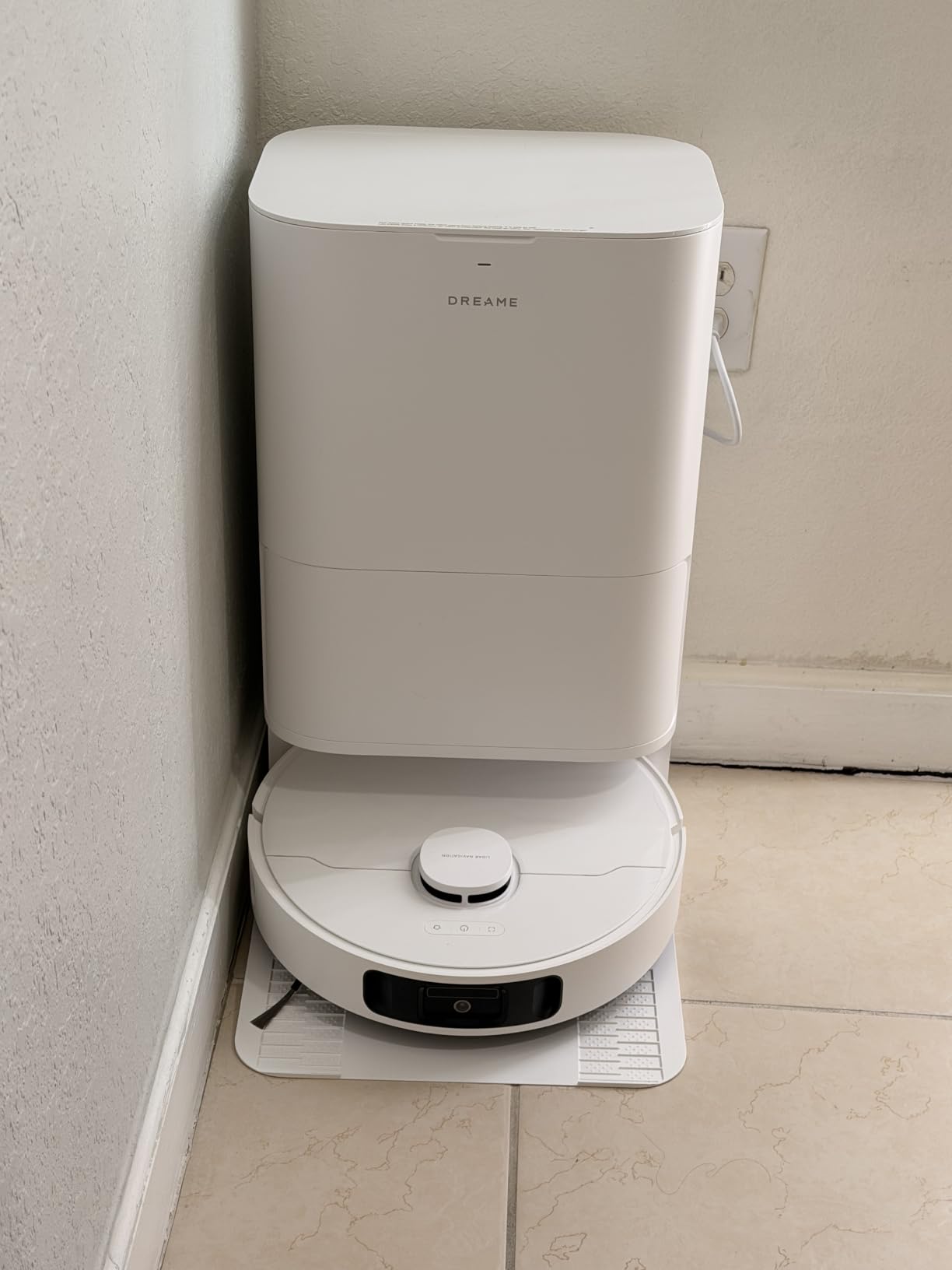 dreame D30 Ultra CE Robot Vacuum and Mop, 25,000Pa Powerful Suction | 0.41in Mop Lifting, Multifunctional Base Station, Auto Dust Emptying & Mop Self-Cleaning, Smart Obstacle Avoidance, White customer photo 2