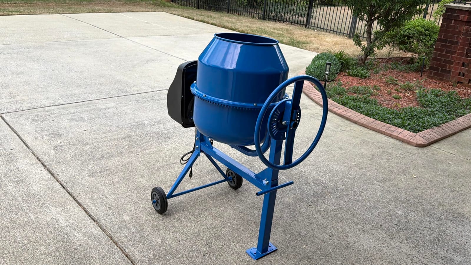 LDHTHOPI 5.3 Cu.Ft Portable Concrete Mixer, 750W (1HP) Heavy Duty Cement Mixing Machine with Wheels & Stand for Mortar, Stucco, Fodder - Industrial Mixer for Construction, Blue customer photo 2
