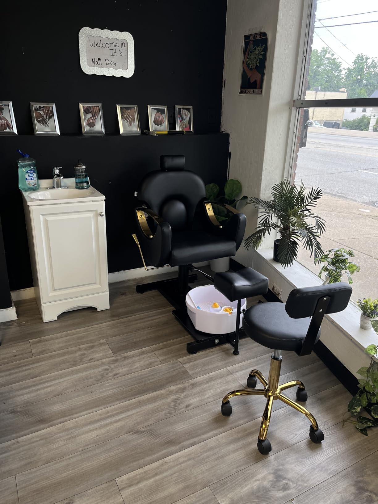 Pedicure Chair No Plumbing with Stool and Massage Bath Bowl for Foot Spa | 360° Swivel Pedicure Station Hydraulic Adjustable Height No Plumbing Black customer photo 1