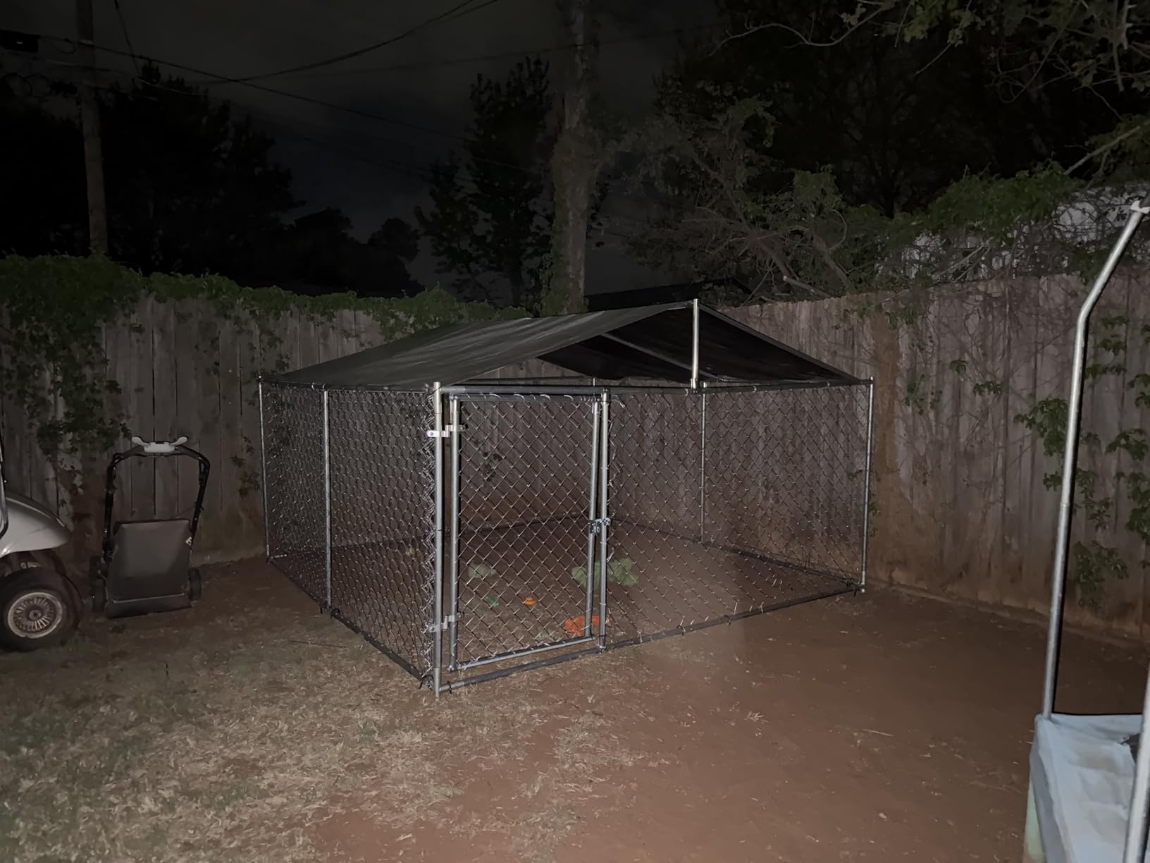 YITAHOME 10'x10' Outdoor Dog Enclosure with Metal Dog Gate | Dog Kennel Outside with Roof, Dog Fence Outdoor for Yard customer photo 1