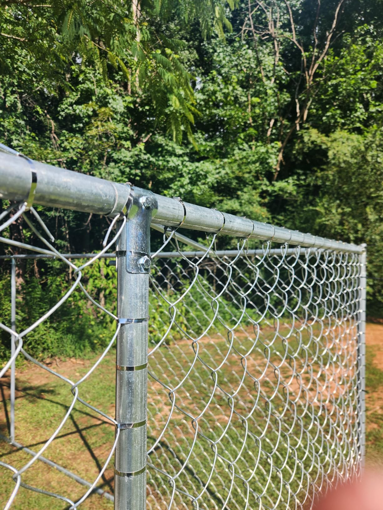 YITAHOME 10'x10' Outdoor Dog Enclosure with Metal Dog Gate | Dog Kennel Outside with Roof, Dog Fence Outdoor for Yard customer photo 2
