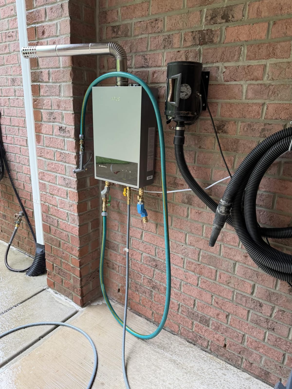APUS Natural Gas Tankless Water Heater, 120,000 BTU, 5.43 GPM Indoor | Endless Hot Water for 3-4 Points, 95-149°F Control, Anti-freeze, LED Touchscreen, Compact Energy-saving Design, ±1°F Steady customer photo 2