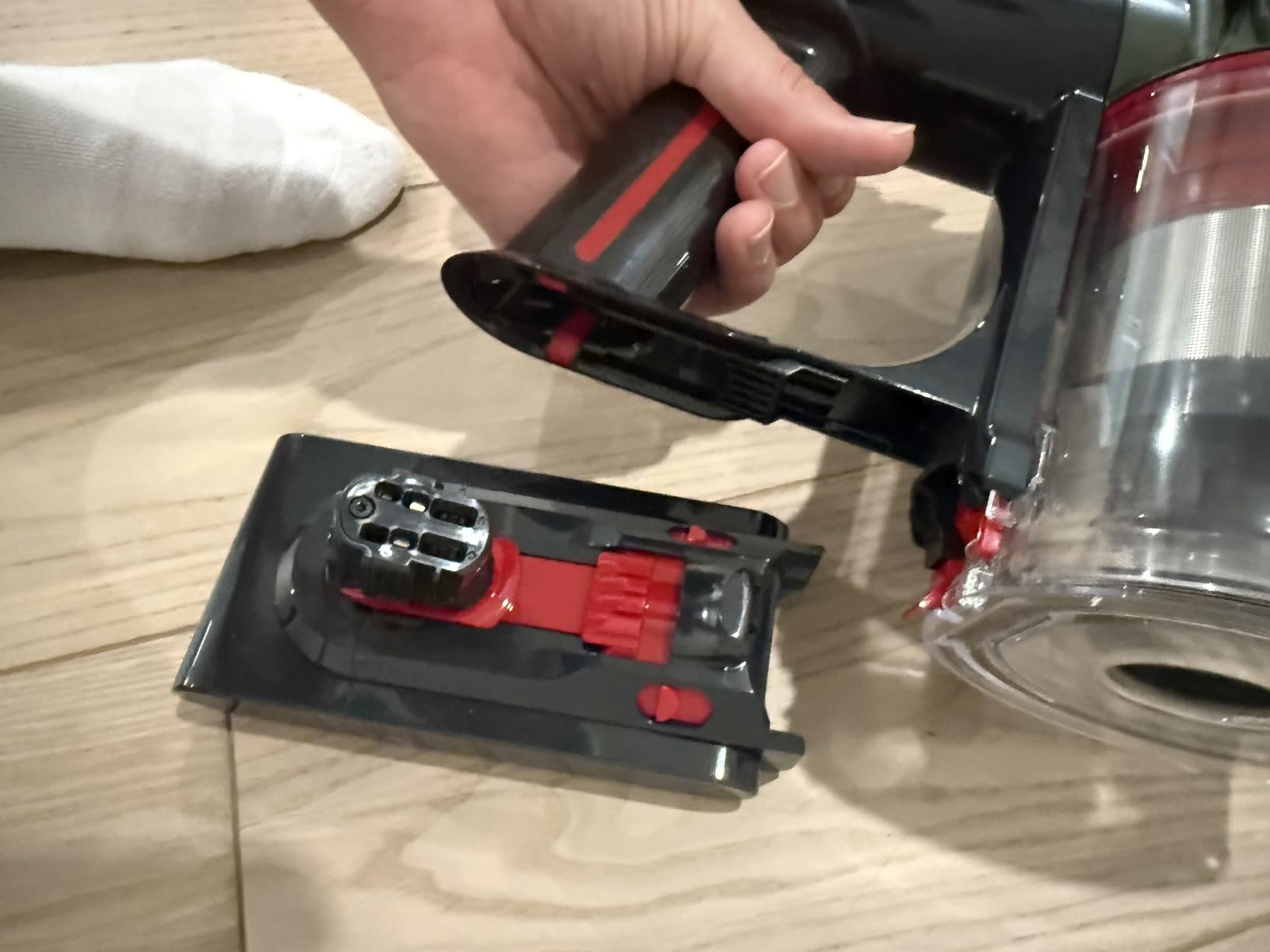 Dyson V8 Cyclone Cordless Vacuum customer photo 1