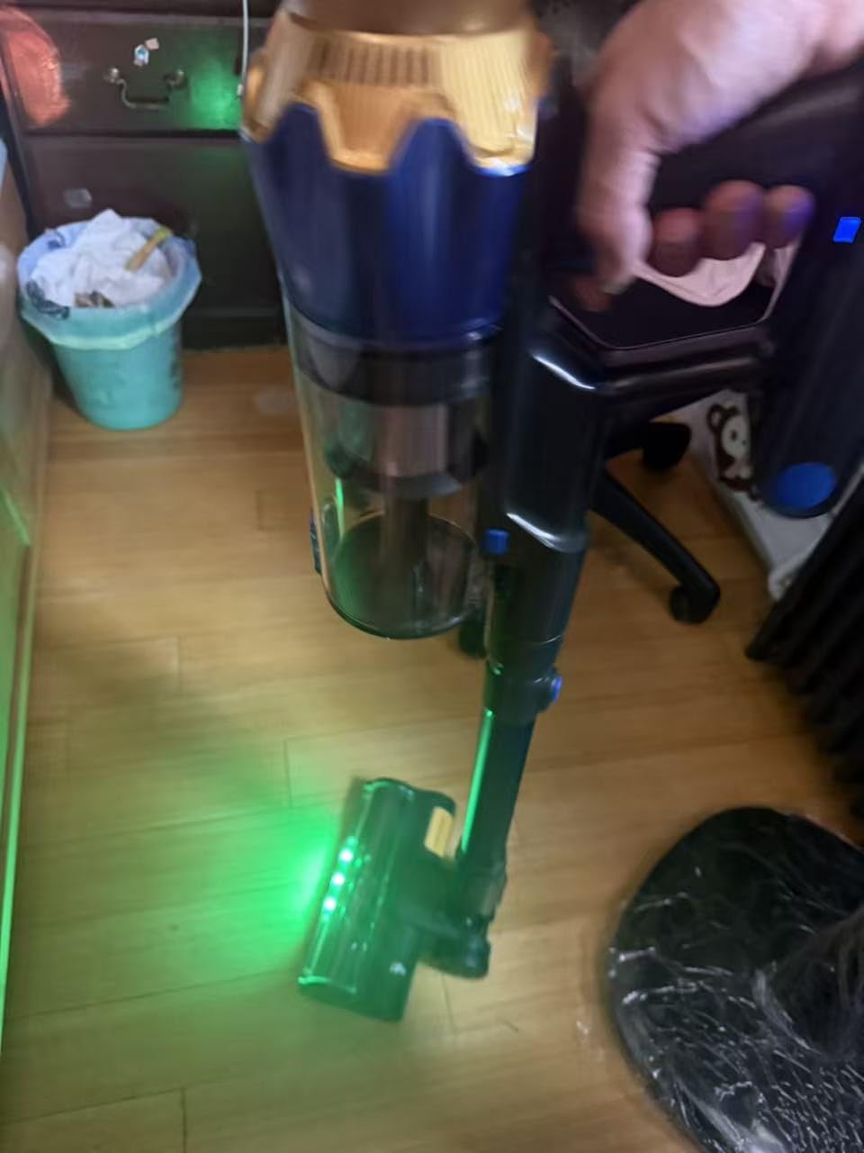 Cordless Vacuum Cleaner, 650W 55KPa Powerful Suction, 70Mins Self-Standing Stick Vacuum with Anti-Tangle Brush, Touch Screen & 1.8L Dust Cup, Vacuum Cleaners for Home, Pet Hair, Carpets & Hard Floors customer photo 1