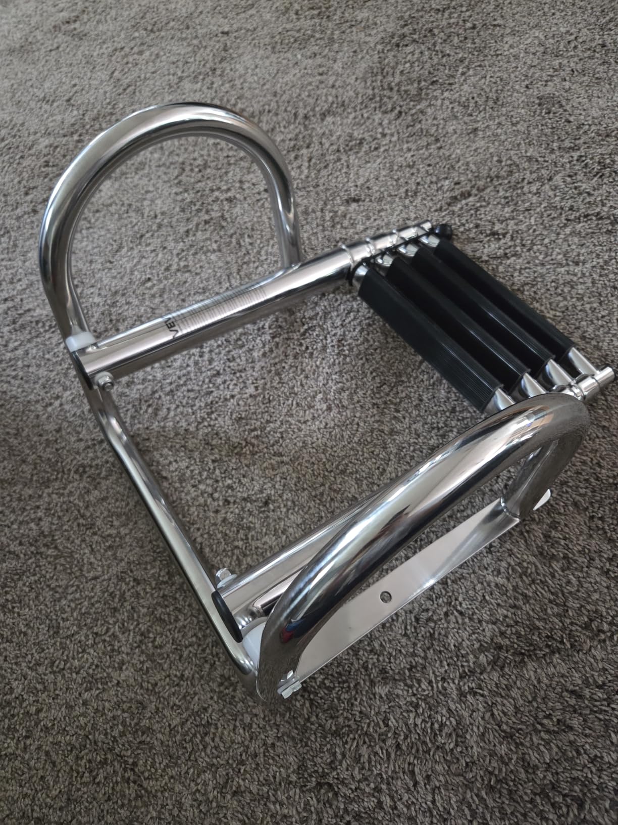 VEVOR Boat Ladder, 4 Steps Stainless Steel Telescoping Folding Swim Deck Ladder for Rear Entry Inboard, 600lbs Capacity with Wide Non-Slip Steps & Handrails, for Outboards, Yacht, Pontoon Boat customer photo 1