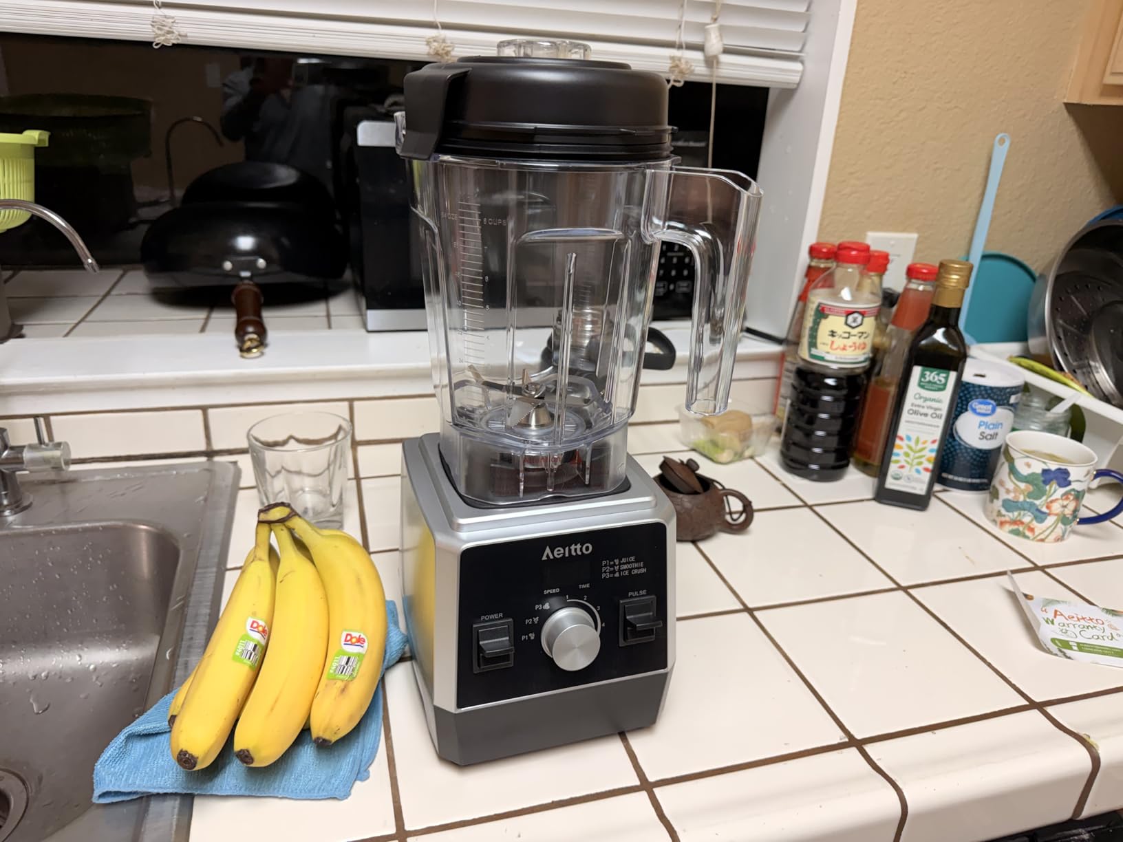 Aeitto Blenders for Kitchen with 68Oz. Large Capacity, 1800W Max Power Smoothie Blender, 3 Preset Programs & 7 Speeds, Professional Countertop Blender, Generation 2 Silver customer photo 2