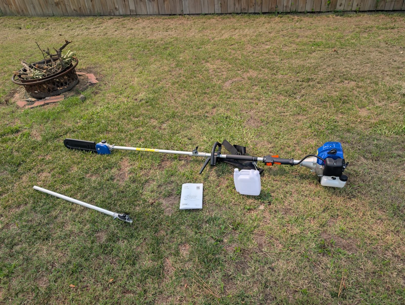 Garvee Gas Powered Pole Saw, 43CC 2-Stroke Gas Powered Pole ChainSaw, 12-Inch Cutting Bar, Can Trim Branches Up to 16 Ft Long, Equipped with a 1200 ml Fuel Tank, for Tree Trimming Branches Pruning customer photo 1