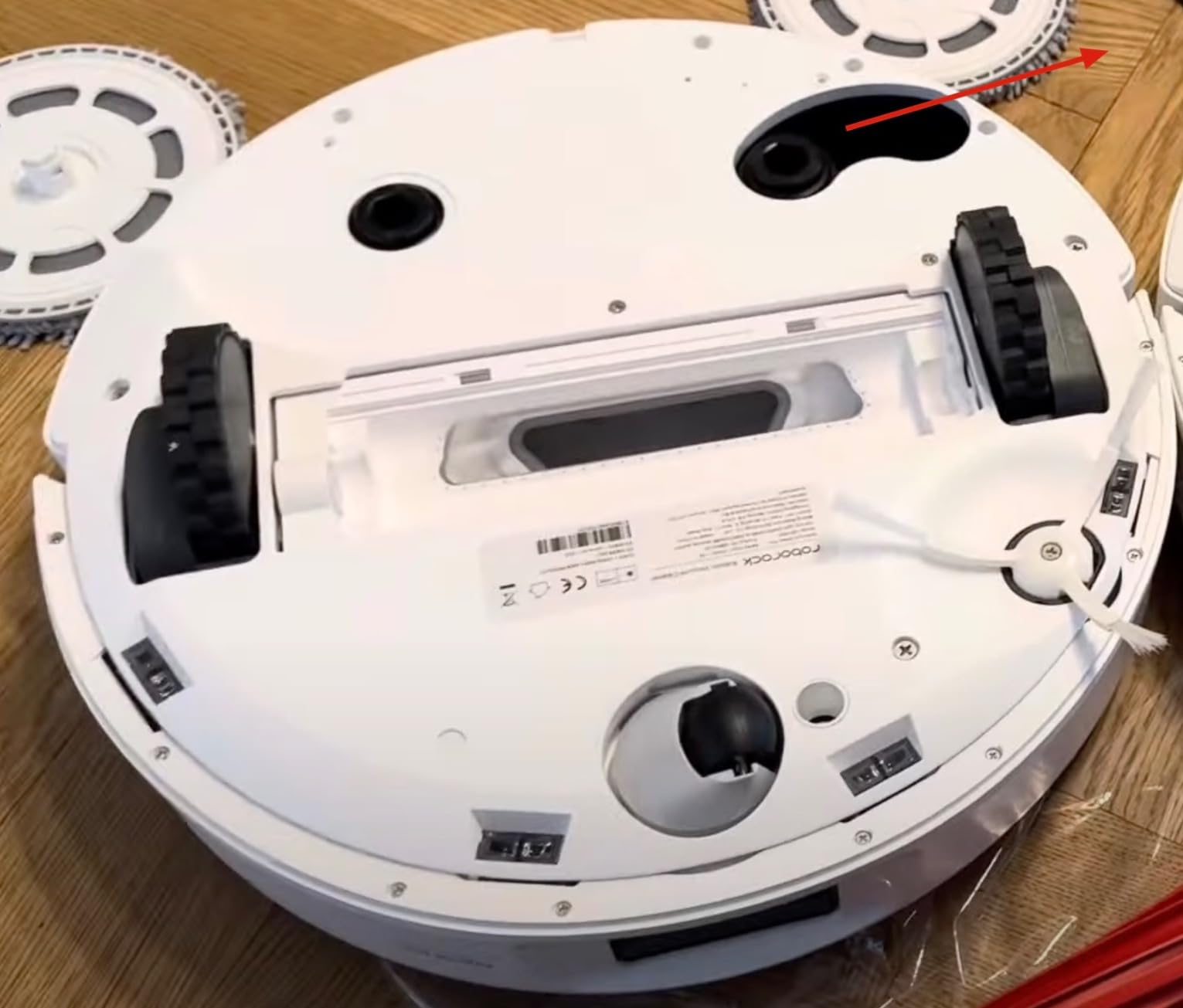 roborock 2026 New Qrevo 2 Pro Robot Vacuum and Mop, 20,000Pa Suction, FlexiArm Edge Mopping, Zero-Tangle, High-Temperature Mop Self-Cleaning, Smart Obstacle Avoidance, Auto Mop Removal, Black customer photo 1