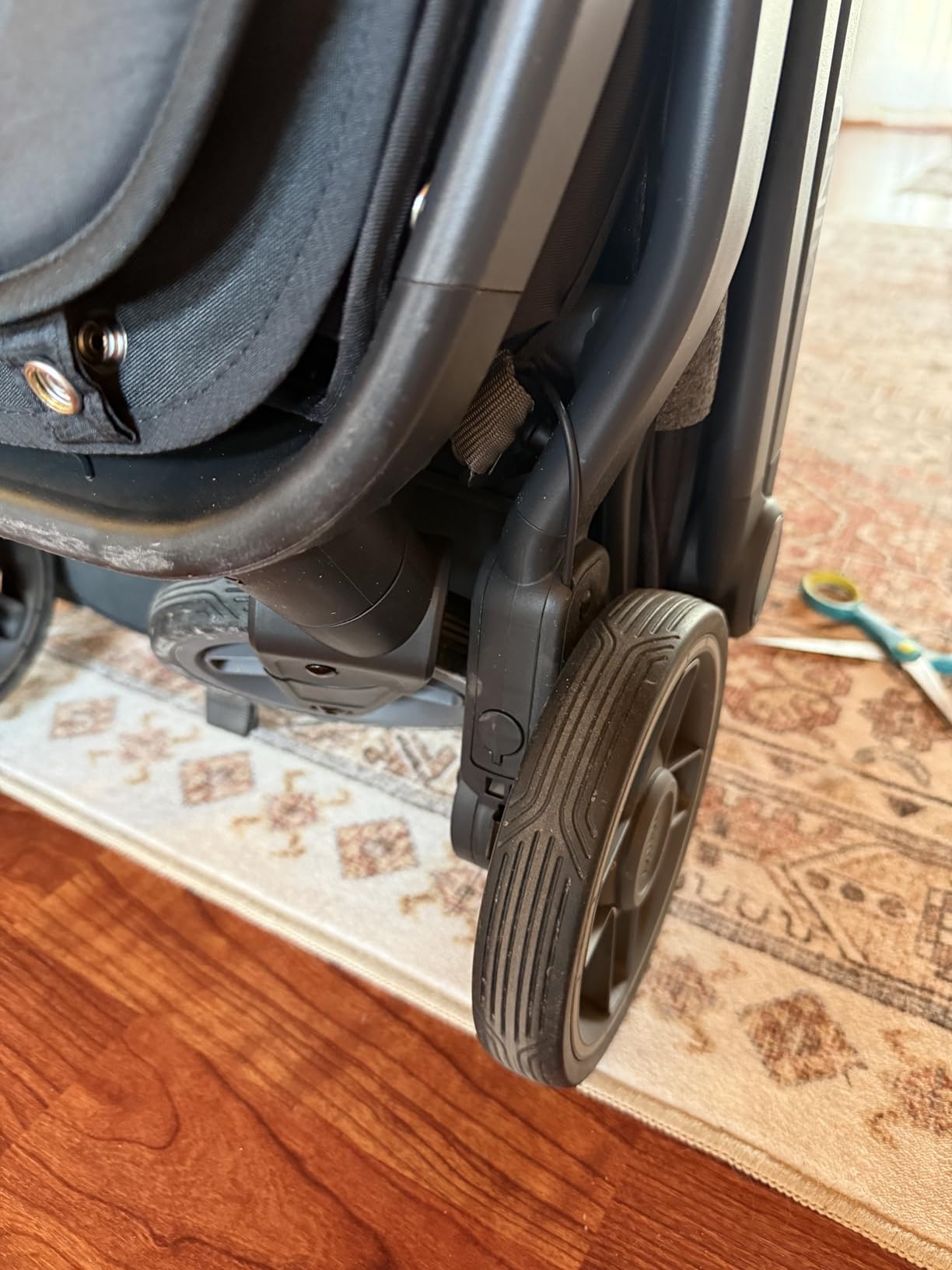 UPPAbaby Minu V3 Travel Stroller - Lightweight & Compact - James customer photo 2