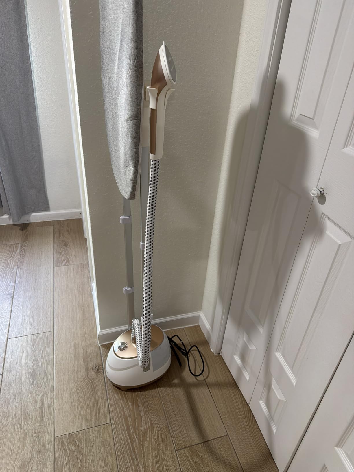 Steamer for Clothes, 1800W Professional Clothes Steamer | Rotating Iron Board, 30S Heat, 2L Water Tank, Adjustable Dual Rods, 10 Fabric Modes, Leak-Proof for Luxury Fabrics customer photo 1