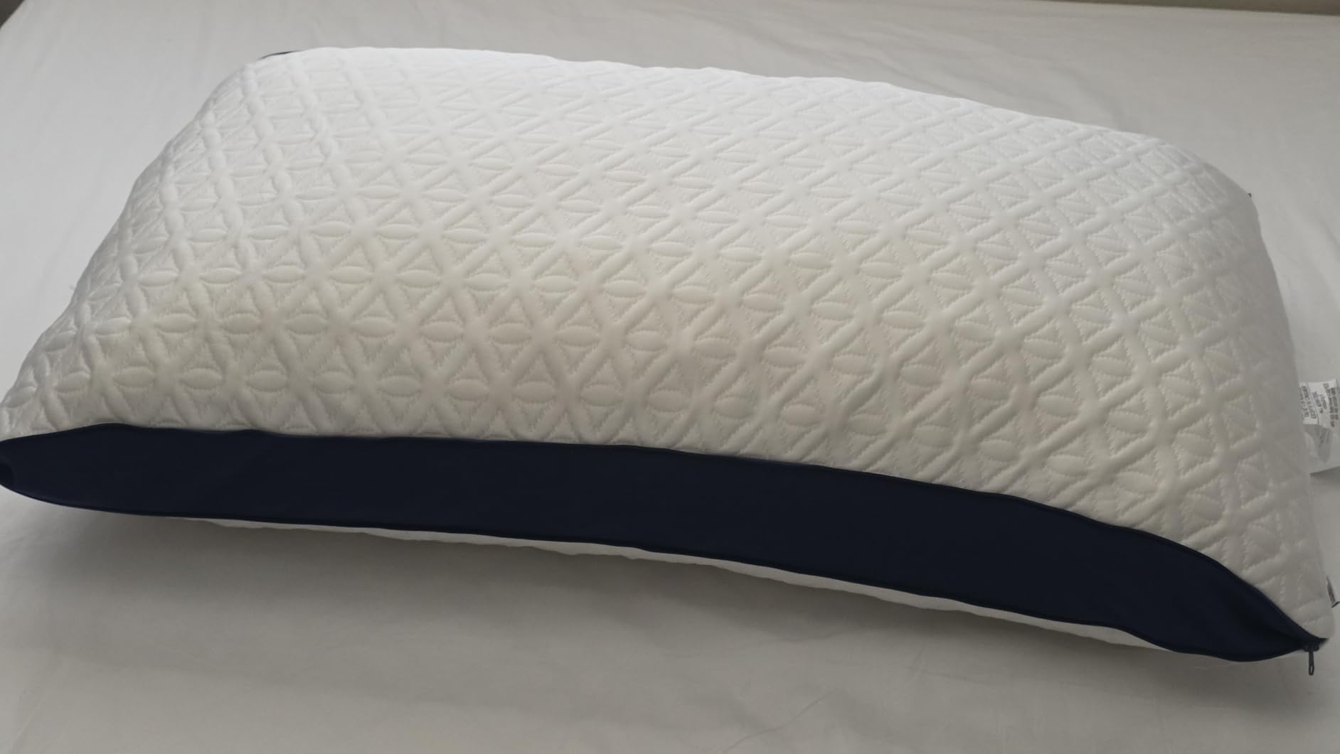 Helix ComfortAdjust Cooling Standard Pillow for Side, Back & Stomach Sleepers - Shredded Foam, Customizable Loft & Firmness, Cool-to-Touch Cover for Hot Sleepers & Neck Pain Relief customer photo 2