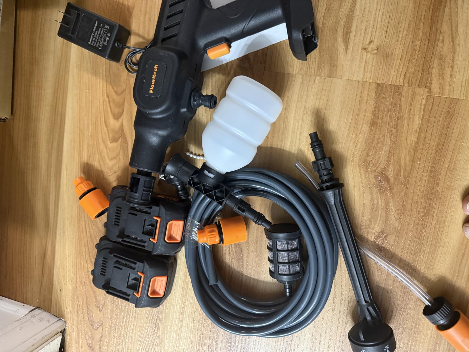 Cordless Pressure Washer, 900PSI Portable Power Washer with 6-in-1 Nozzle customer photo 2