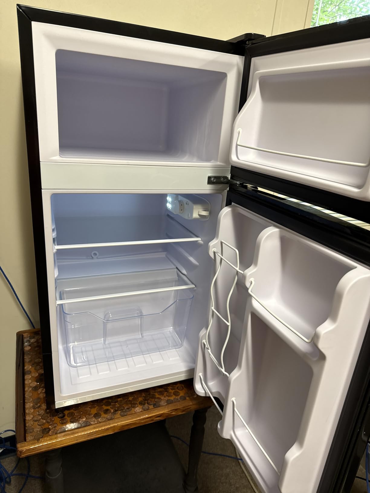 3.2 Cu.Ft Mini Fridge with Freezer, 2 Door Small Refrigerator with Adjustable Thermostat Energy-efficient Low Noise, Compact Fridge for Bedroom, Office, Dorm, Matte Black customer photo 2