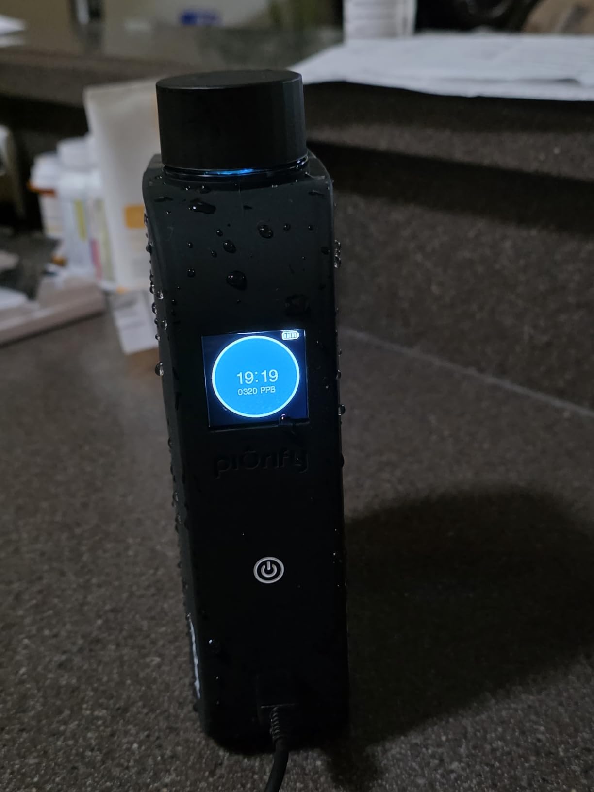 PIURIFY Flask Hydrogen Water Bottle | 8,630 PPB | 12 OZ | BPA-Free | Self-Cleaning | 5000 mAh Battery | USA Certified | SPE/PEM Technology | Black customer photo 2