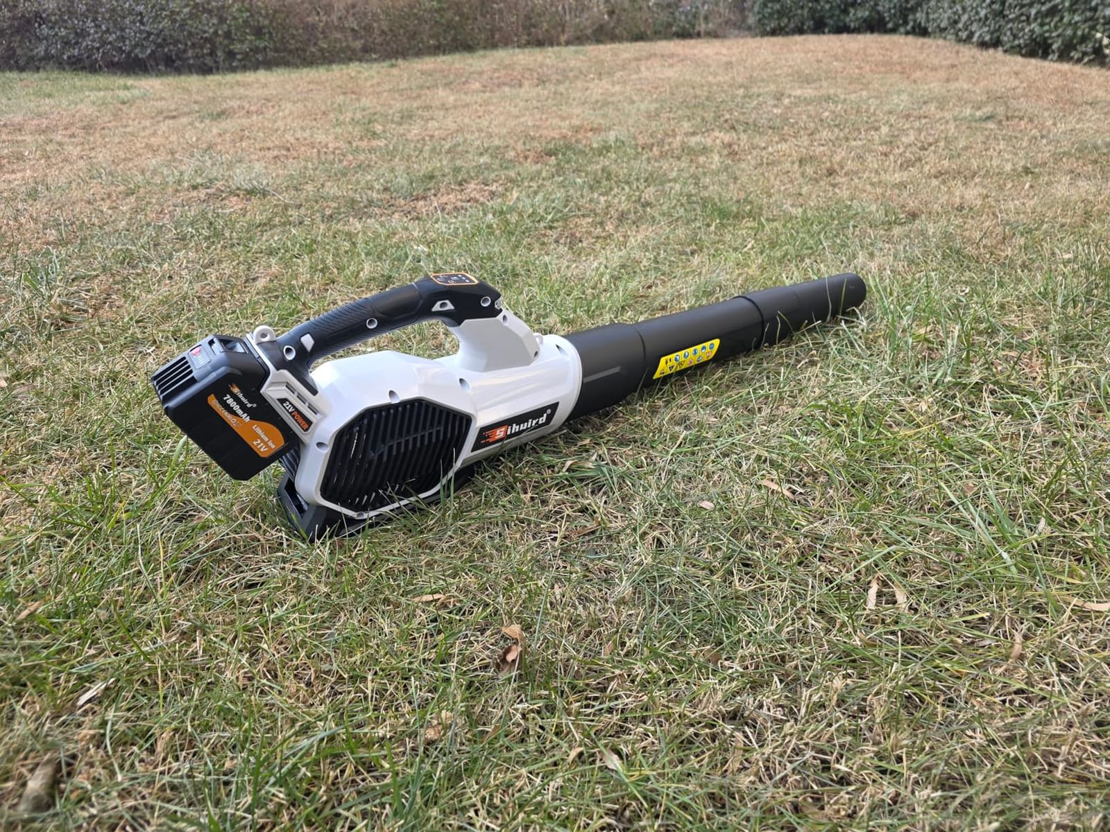 Sihuird Leaf Blower Cordless, 765CFM Electric Leaf Blowers with 2 x 7.8Ah Batteries and Dual Rapid Charger, 3-Speed & Turbo Mode, with LED lighting, 1 x Shoulder Strap, Blowers for Lawn Care - SL9501 customer photo 2