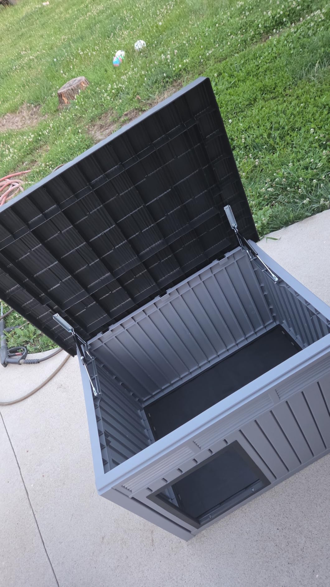Chicken Coop with Hydraulic Air Rod, Resin Duck Coop with Elevated Floor and Air Vents, Duck House, Backyard Poultry Pet Shelter with Weatherproof Openable Roof, for Chicken, Ducks, Rabbits, Black customer photo 2
