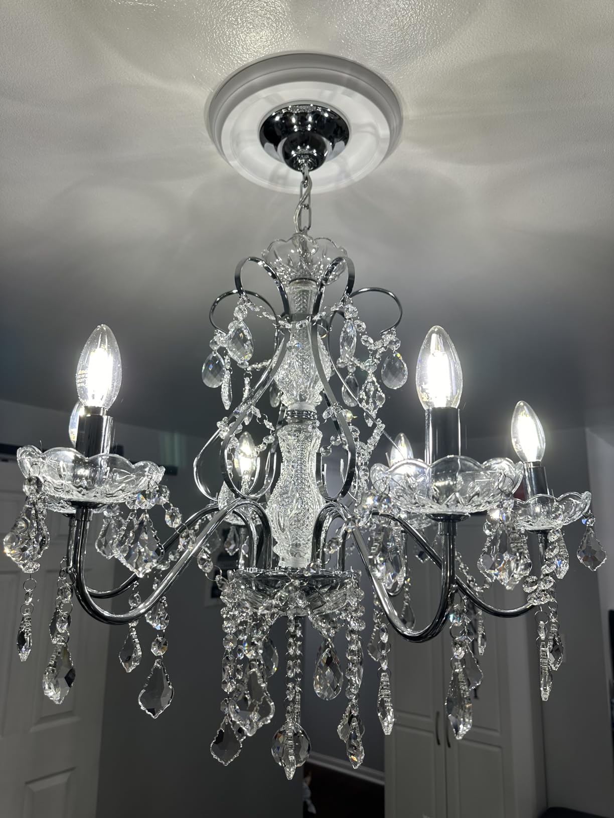 Westinghouse 7703700 9-3/4-Inch Smooth White Finish Ceiling Medallion customer photo 2