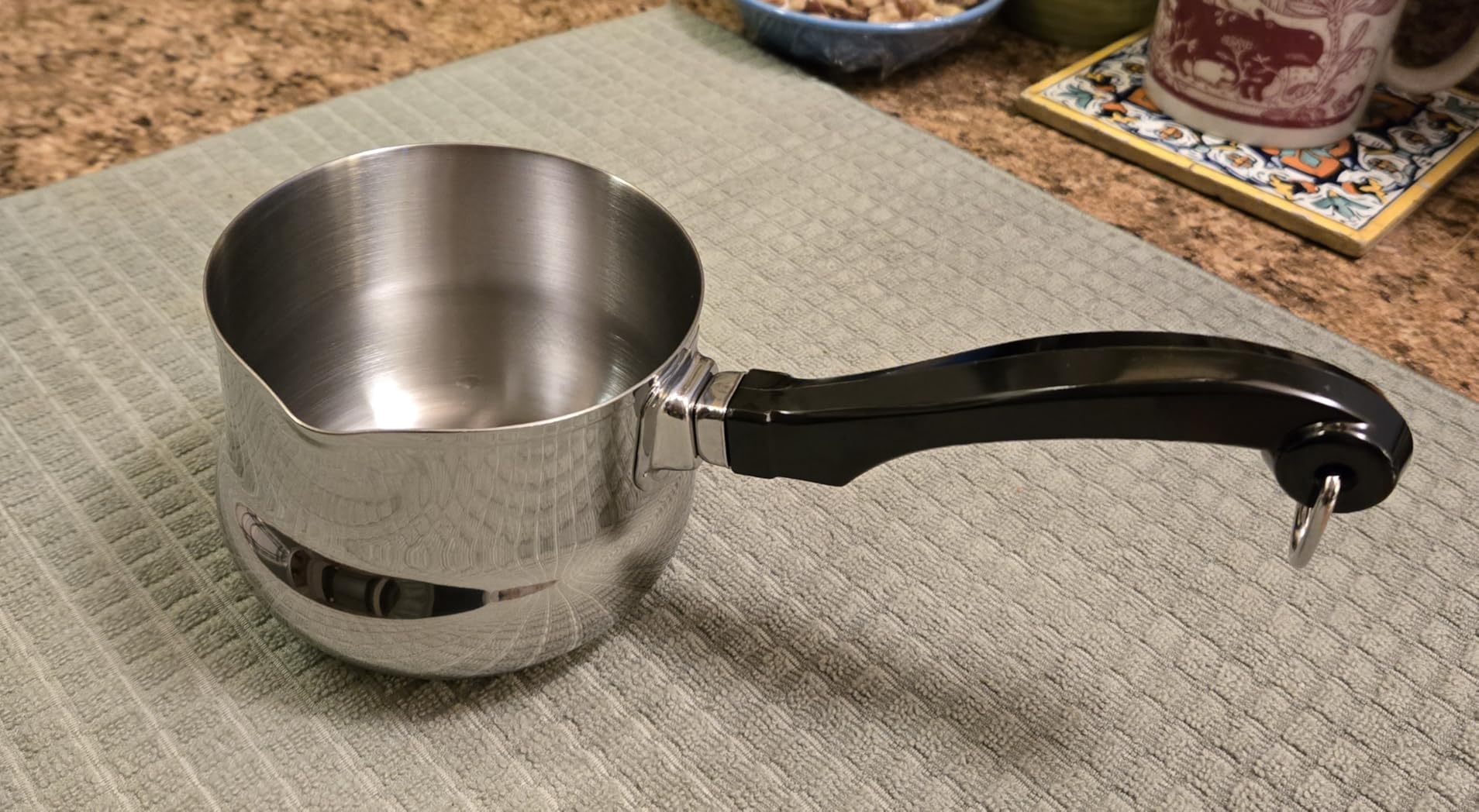 Farberware Classic Series Stainless Steel Sauce Pan with Lid, 2 Qt, Silver customer photo 2