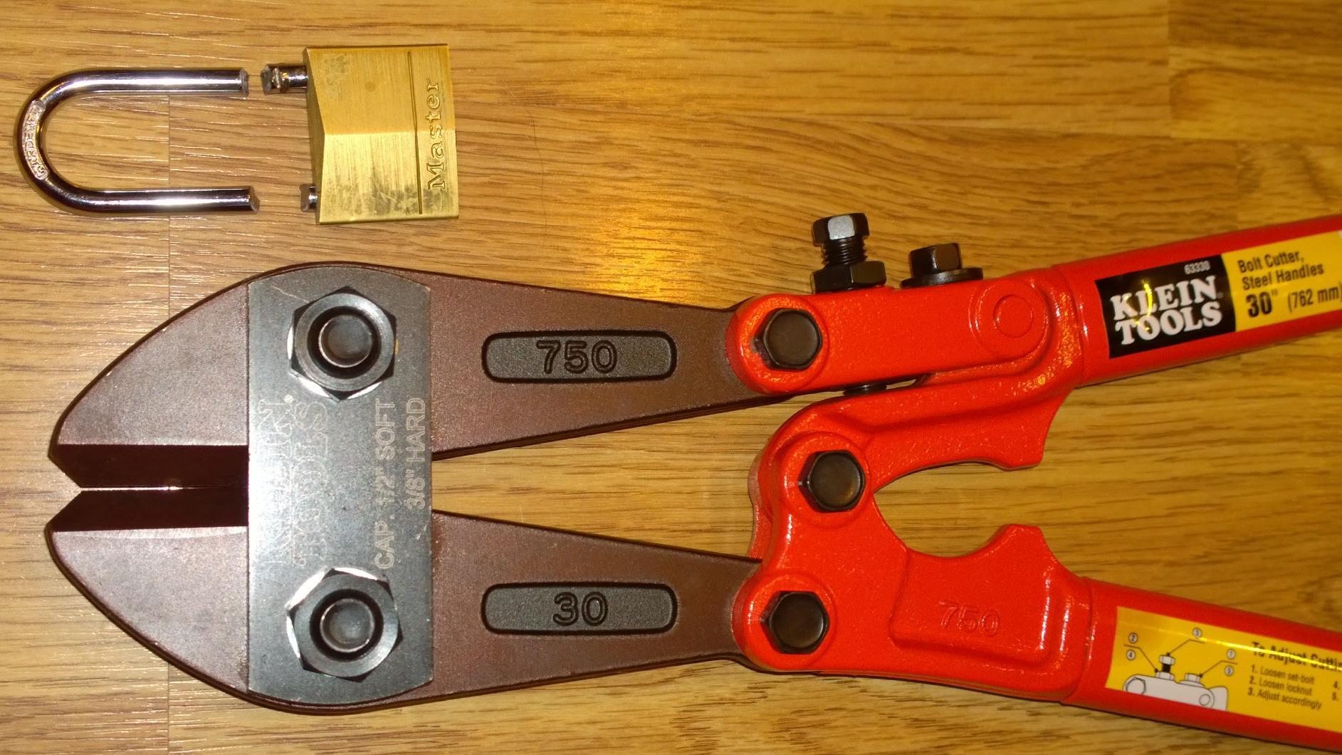 Klein Tools 63330 Bolt Cutter, Bolt Cutters Heavy Duty, 1/2-Inch Soft & Medium, and 3/8-Inch Hard Capacities, Steel Handle, 30-Inch customer photo 1