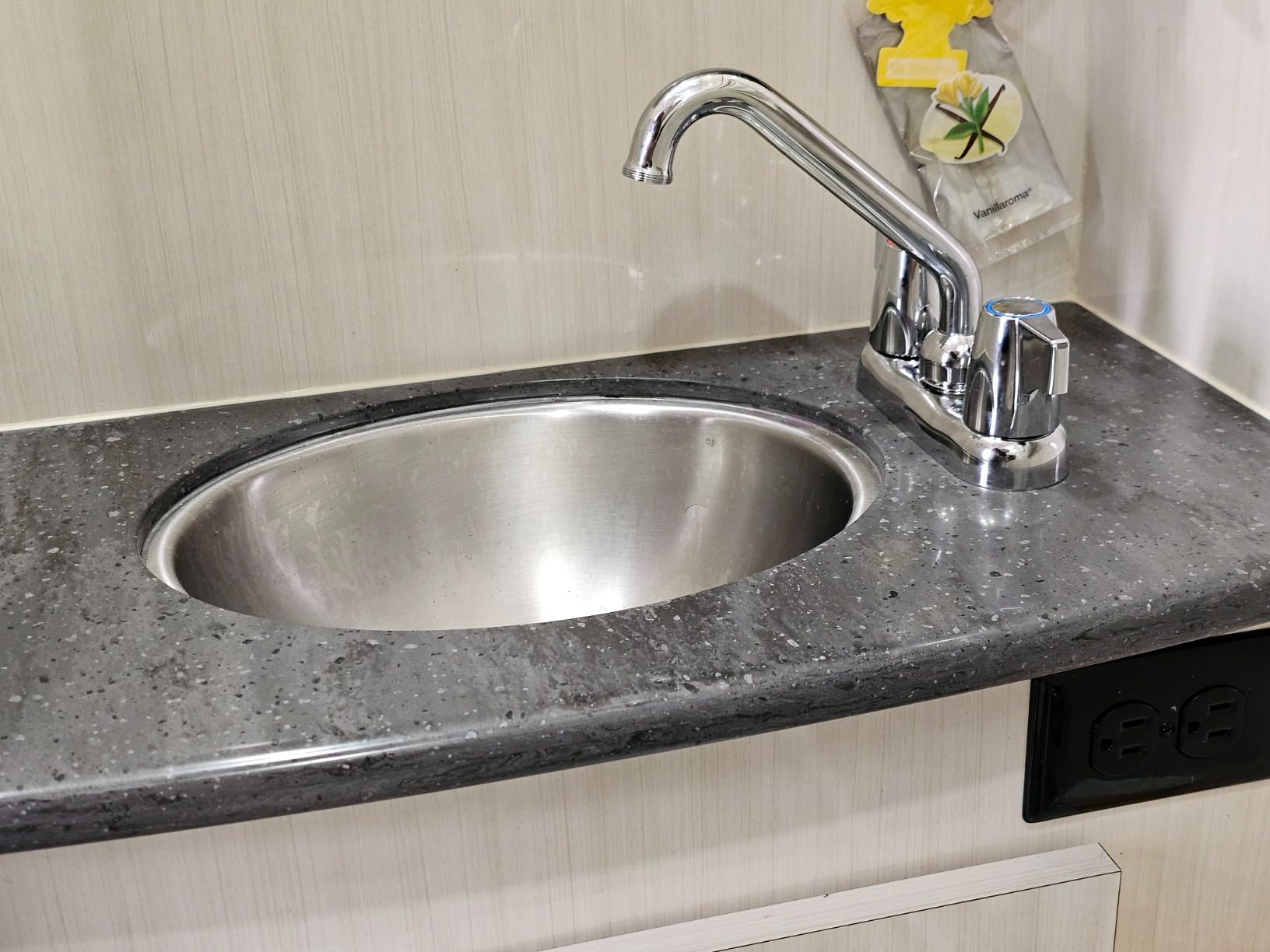 Moen Chrome Chateau Two-Handle 4-Inch Centerset Utility or Laundry Sink Faucet with Threaded Spout, 74998 customer photo 1