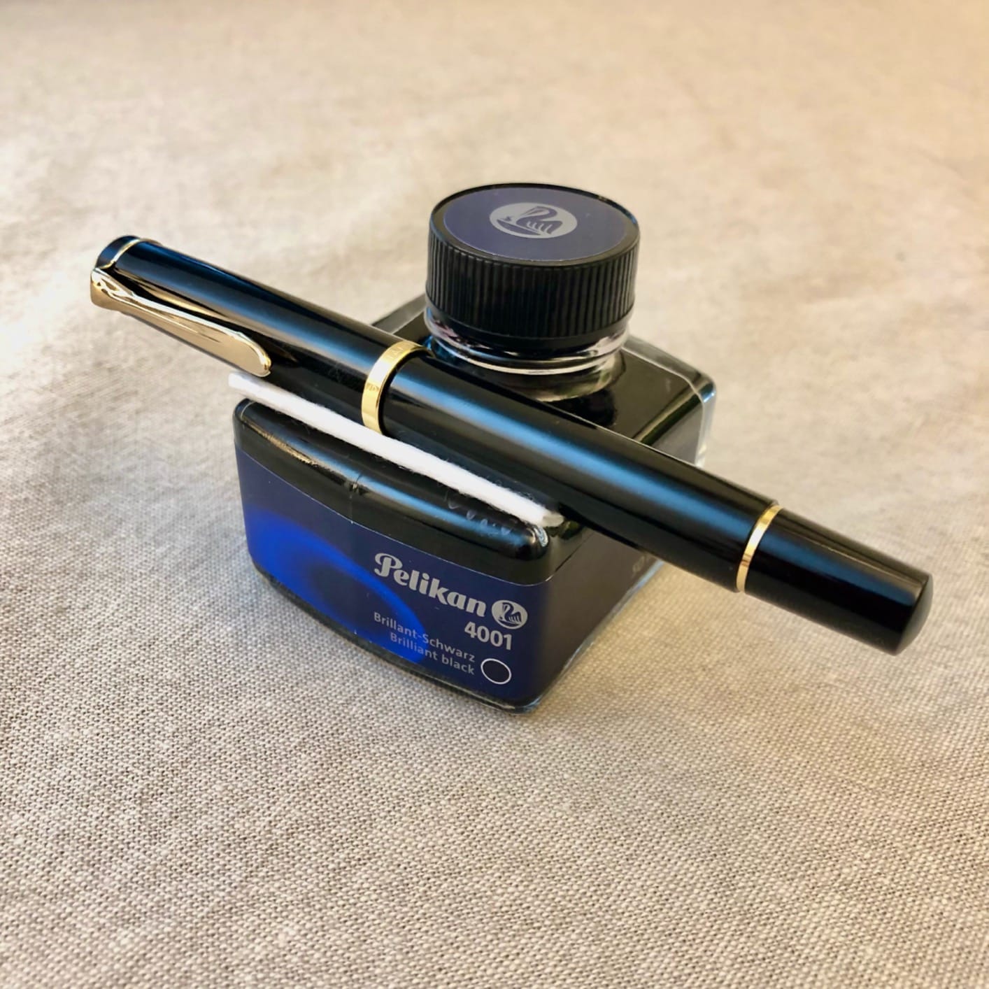 Pelikan Souverän M200 Fountain Pen, Fine Nib, Black, 1 Each (993915) customer photo 2