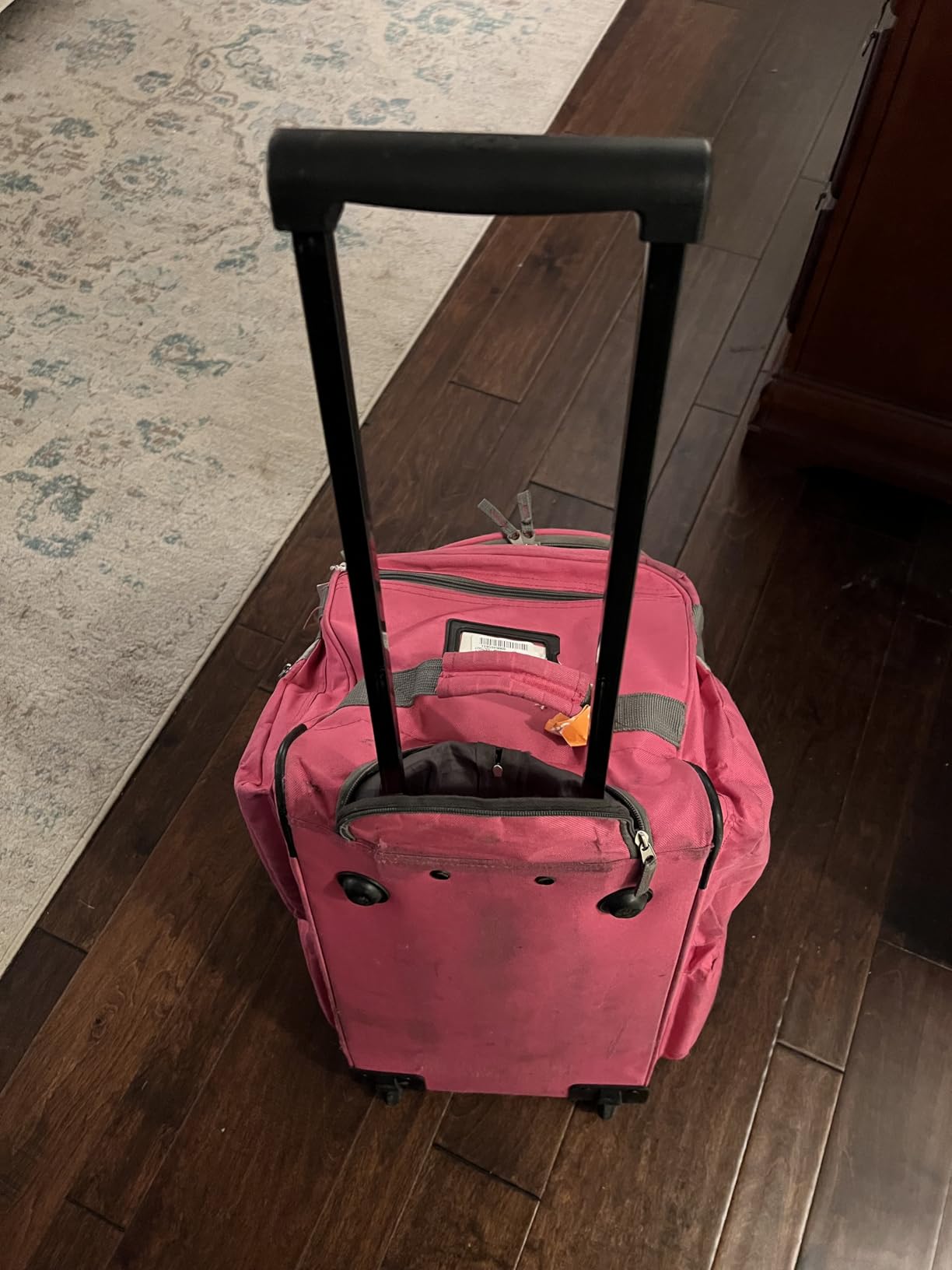 Olympia U.S.A. 22 inch Carry On 8 Pockets Wheeled Rolling Duffel Bag Water Resistant Luggage Lightweight Travel Suitcase with Retractable Handle customer photo 1
