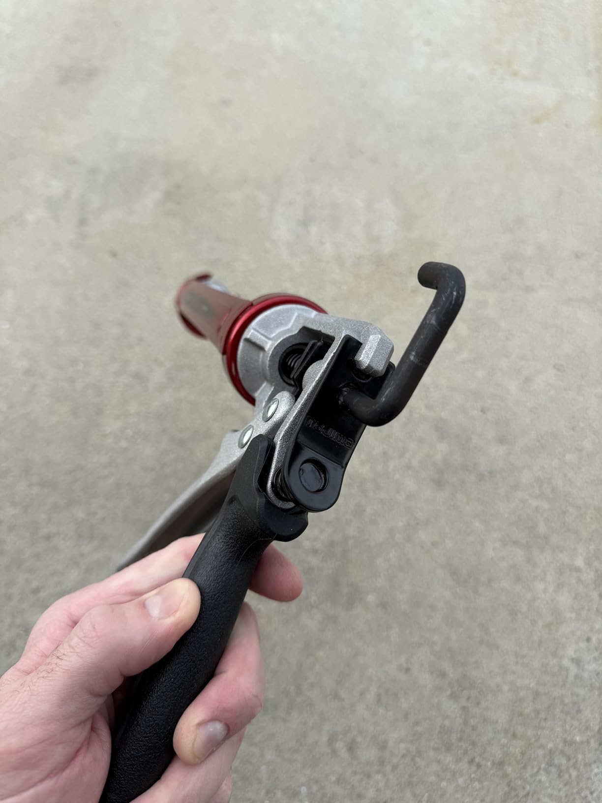 TAJIMA Caulk Gun - 1/10 Gallon (10 oz) Convoy Super Caulking Tool with Rotating Cradle & Auto Flow Stop - CNV-100SP customer photo 1