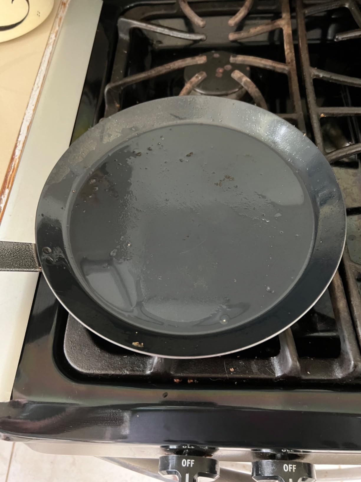 de Buyer Blue Carbon Steel Crepe & Tortilla Pan - 9.5” Diameter, 7.75” Cooking Surface - Ideal for Making & Reheating Crepes, Tortillas & Pancakes - Naturally Non-Stick Finish - Made in France customer photo 2