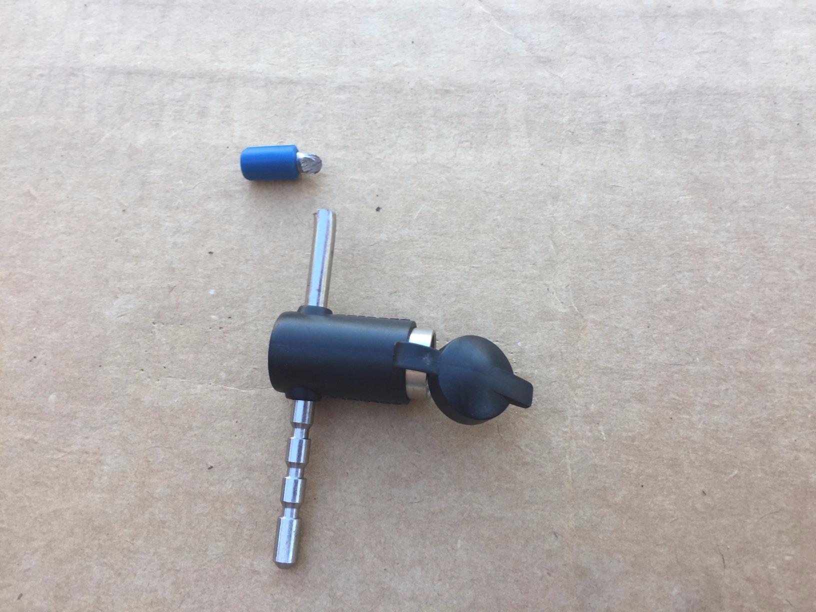 Master Lock Adjustable Coupler Lock Stainless Steel Trailer Hitch 2847DAT customer photo 2