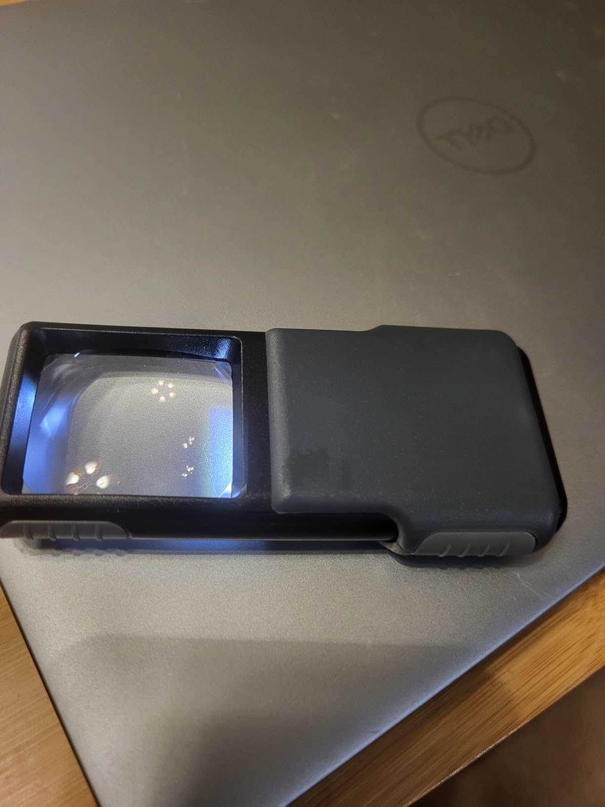 Carson MiniBrite LED Lighted Slide-Out Aspheric Magnifier with Protective Sleeve (PO-55), 5X, Gray customer photo 2