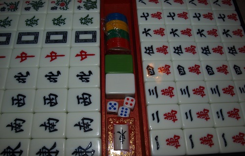 Yellow Mountain Imports YMI Rouge Prestige Chinese Mahjong Set, 146 Tiles customer photo 1