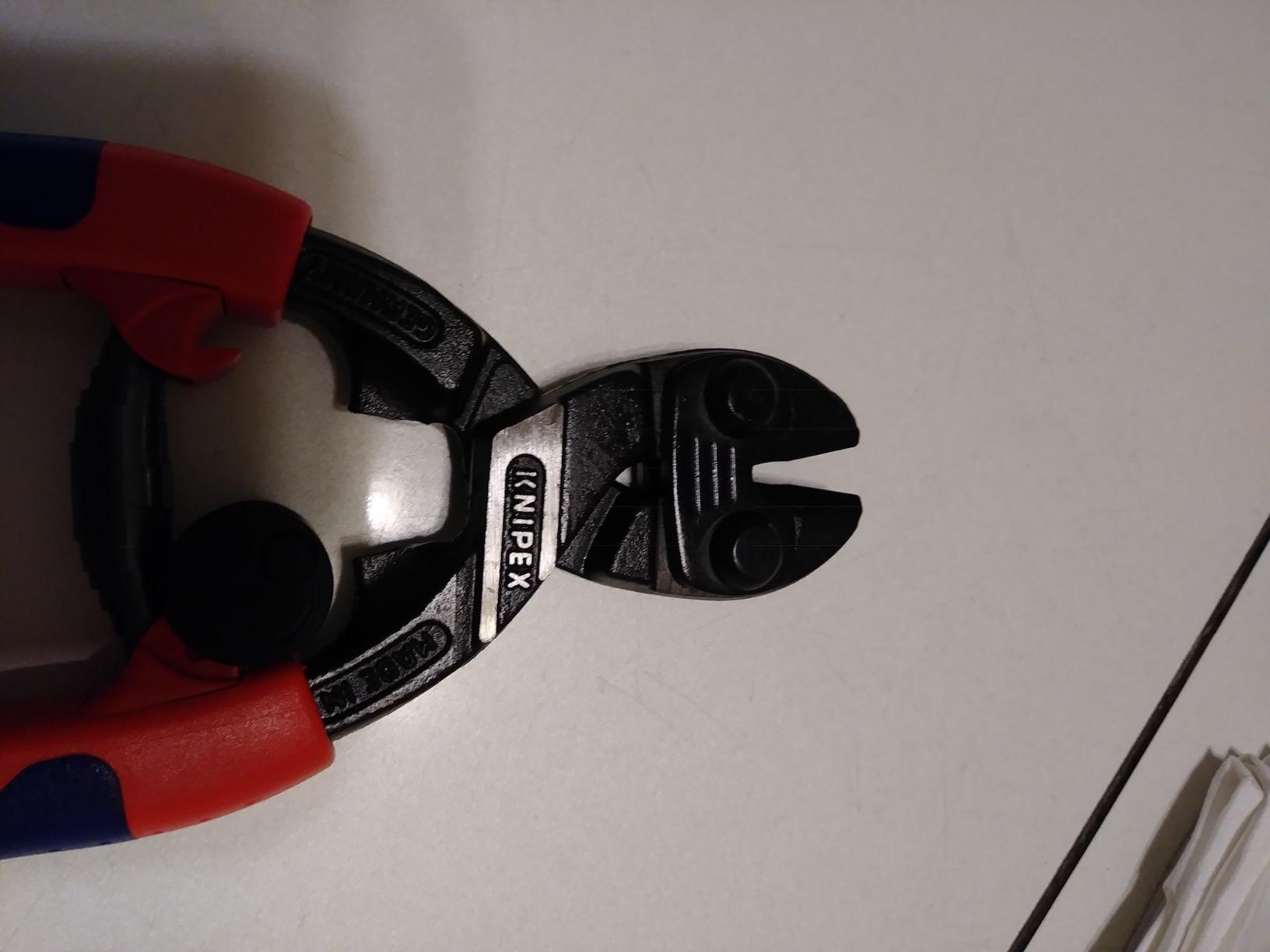 KNIPEX 71 32 200 High Leverage CoBolt Cutter with Notch and Spring, Comfort Grip Handles customer photo 1