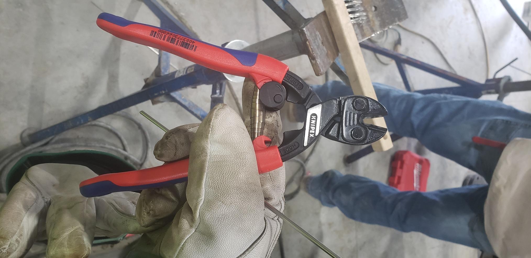 KNIPEX 71 32 200 High Leverage CoBolt Cutter with Notch and Spring, Comfort Grip Handles customer photo 2