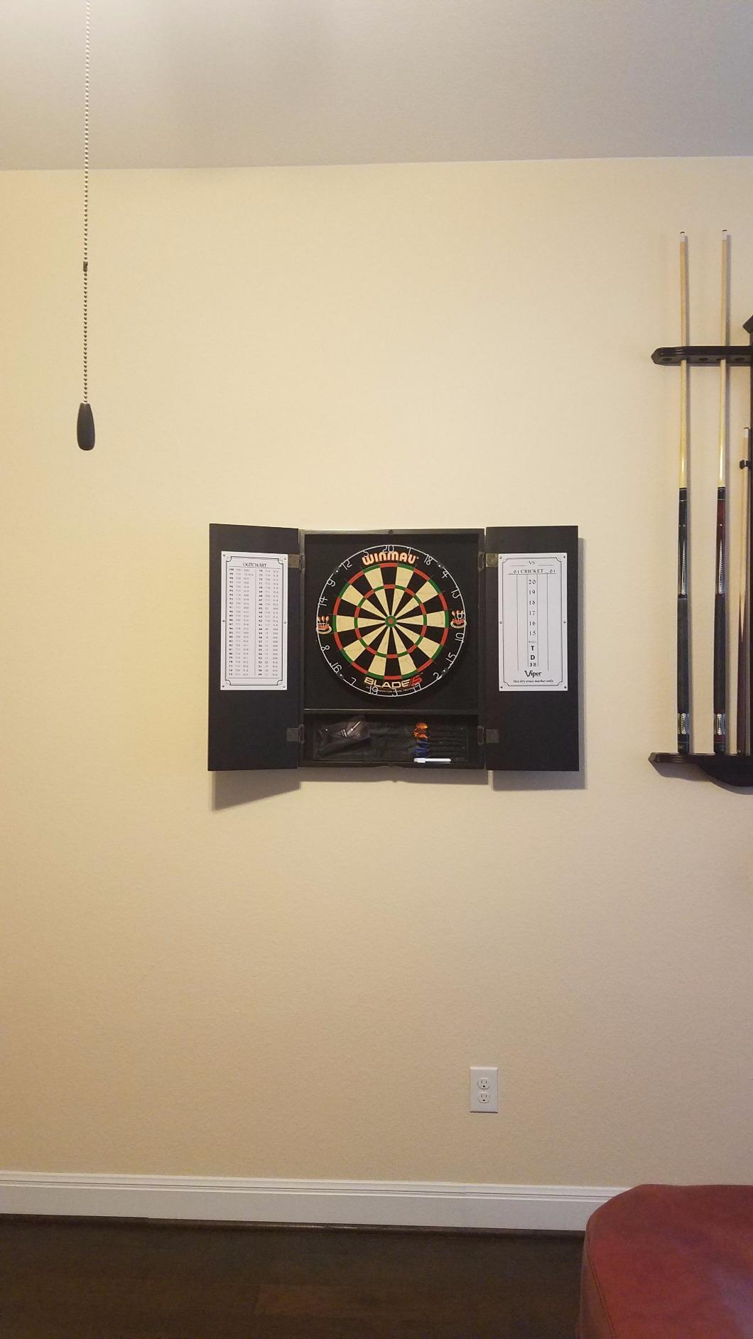 Viper Metropolitan Solid Wood Sisal/Bristle Steel Tip Dartboard Cabinet: Cabinet Only (No Dartboard), Oak Finish customer photo 2