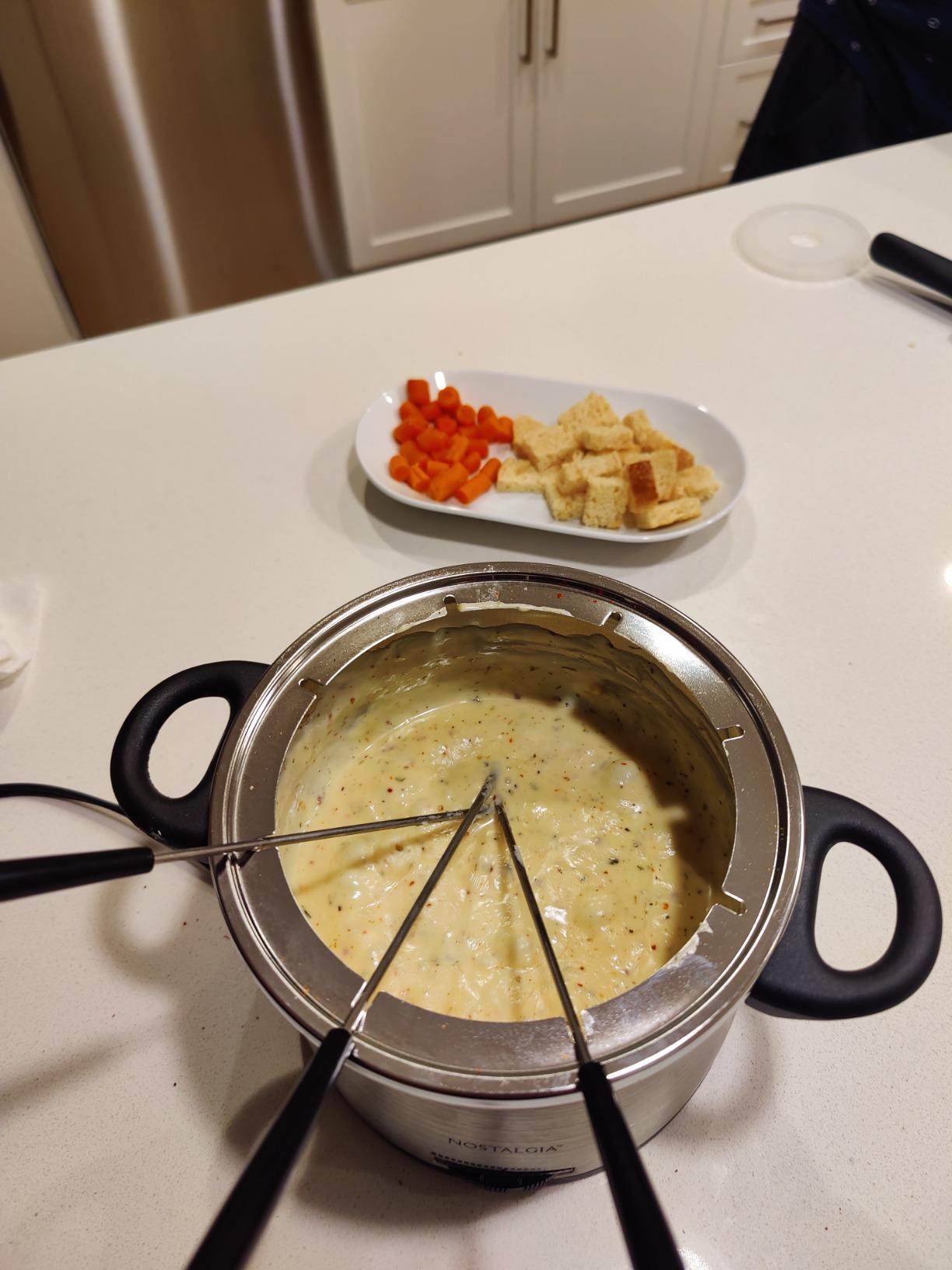 Nostalgia FPS200 6-Cup Stainless Steel Electric Fondue Pot with Temperature Control, 6 Color-Coded Forks and Removable Pot - Perfect for Chocolate, Caramel, Cheese, Sauces and More customer photo 2