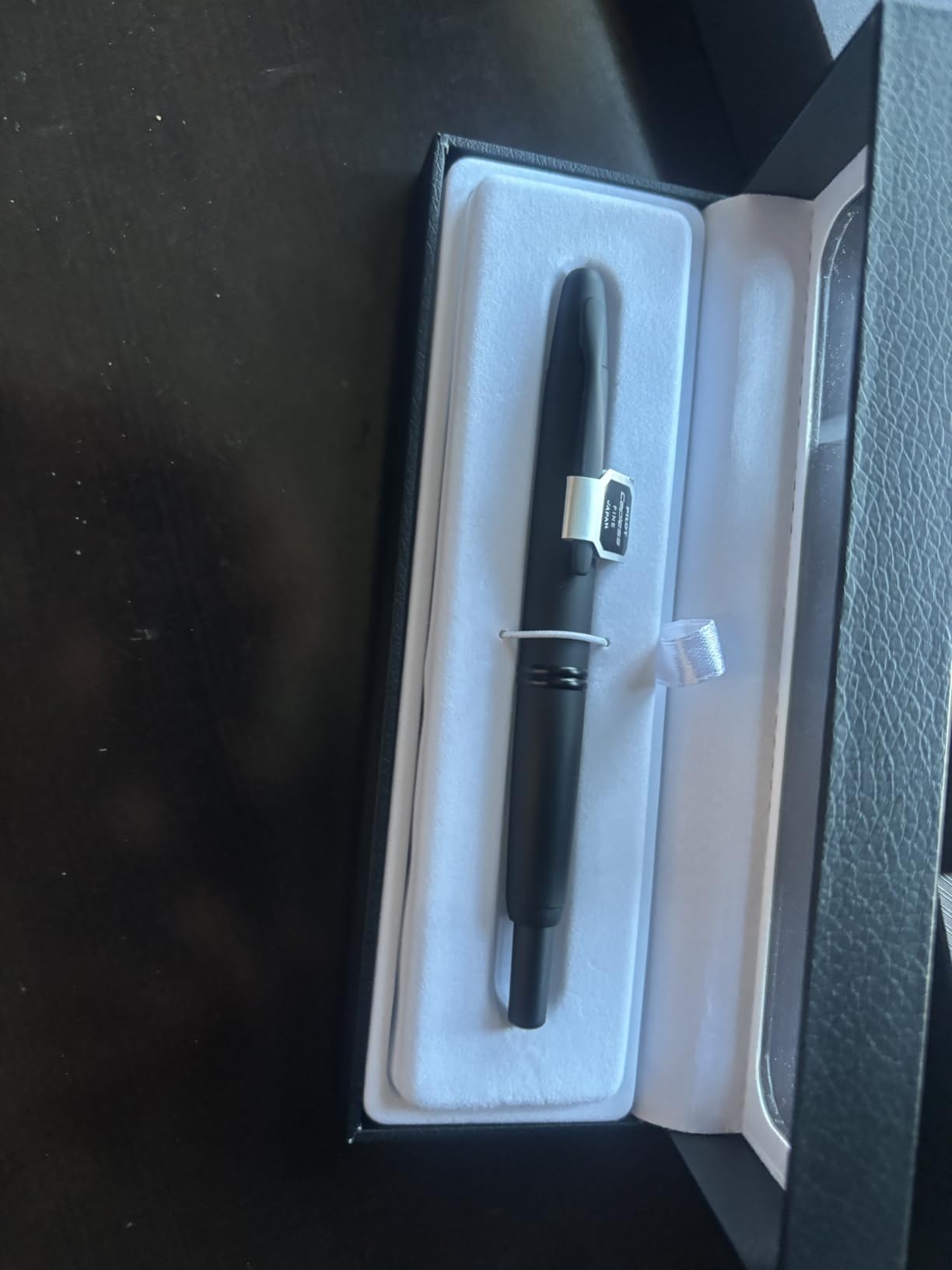 PILOT Vanishing Point Collection Refillable & Retractable Fountain Pen, Matte Black Barrel, Blue Ink, Fine Nib (60580) customer photo 1