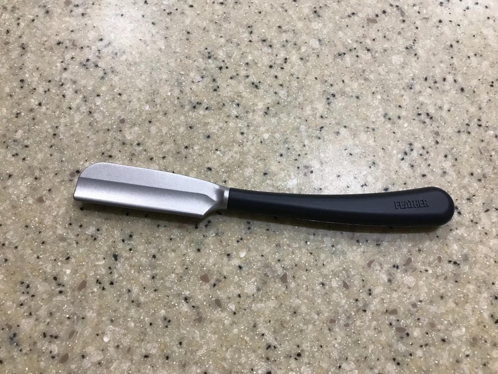 Feather Artist Club Black SS Straight Razor - Straight Razor for Single Straight Edge Barber Razor Blades - Professional Shaving Razor for Men - Made in Japan customer photo 1