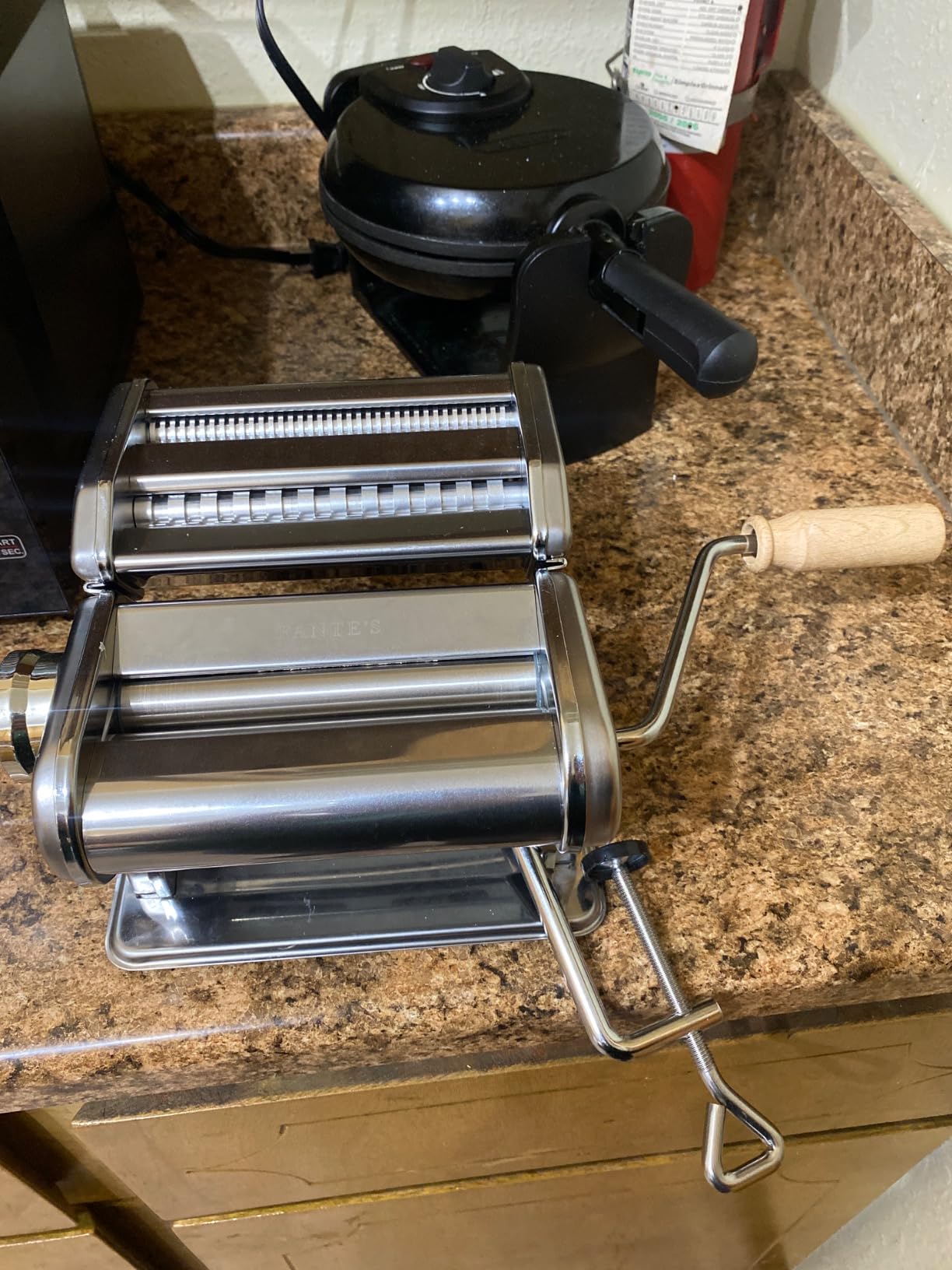 Fante’s Double Cutter Classic Pasta Maker, Hand-Crank Noodle Press with Adjustable Thickness Settings for Fresh Homemade Pasta, Dumplings customer photo 1