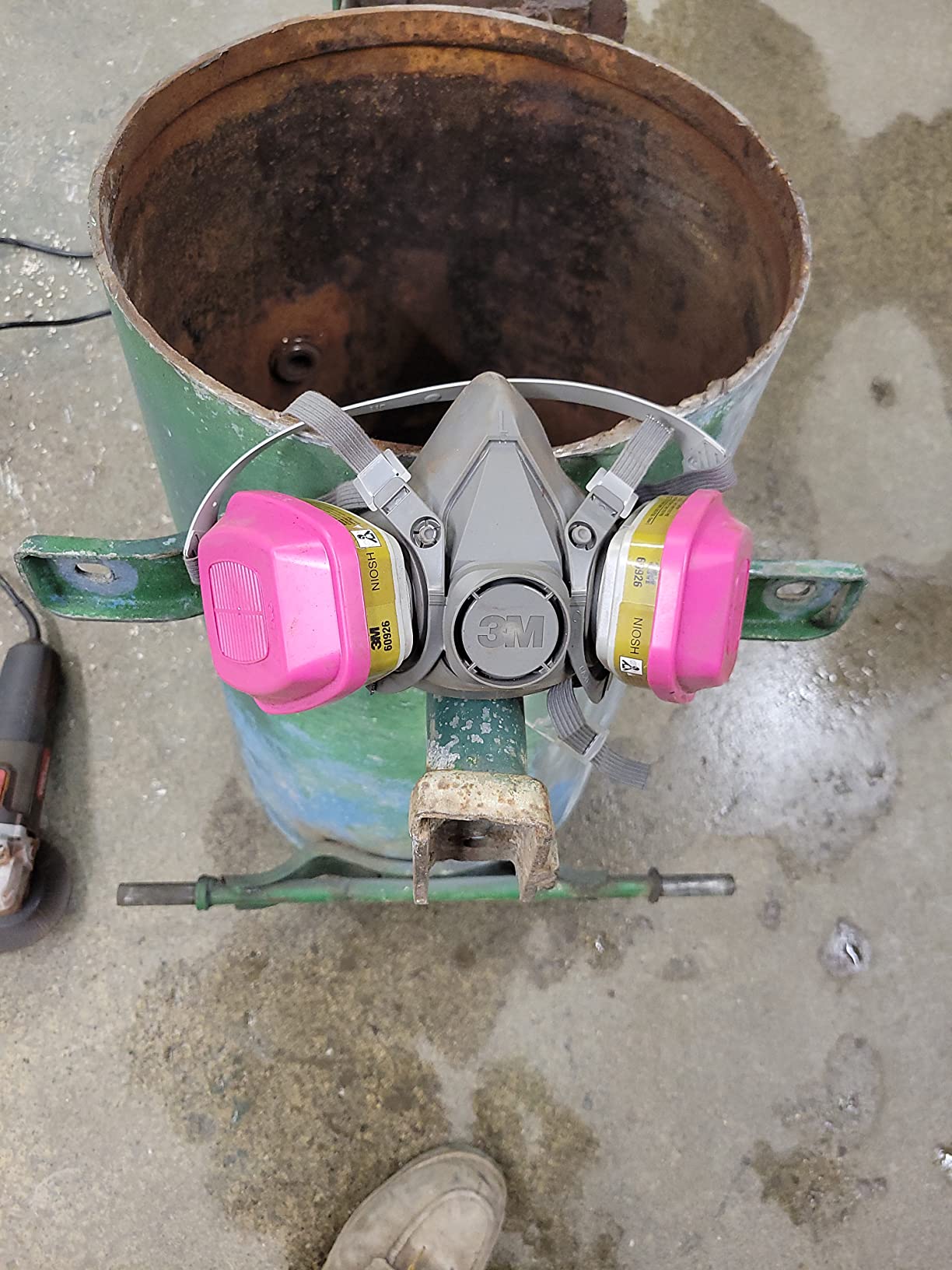 3M Half Facepiece Reusable Respirator 6300, NIOSH, Large customer photo 1