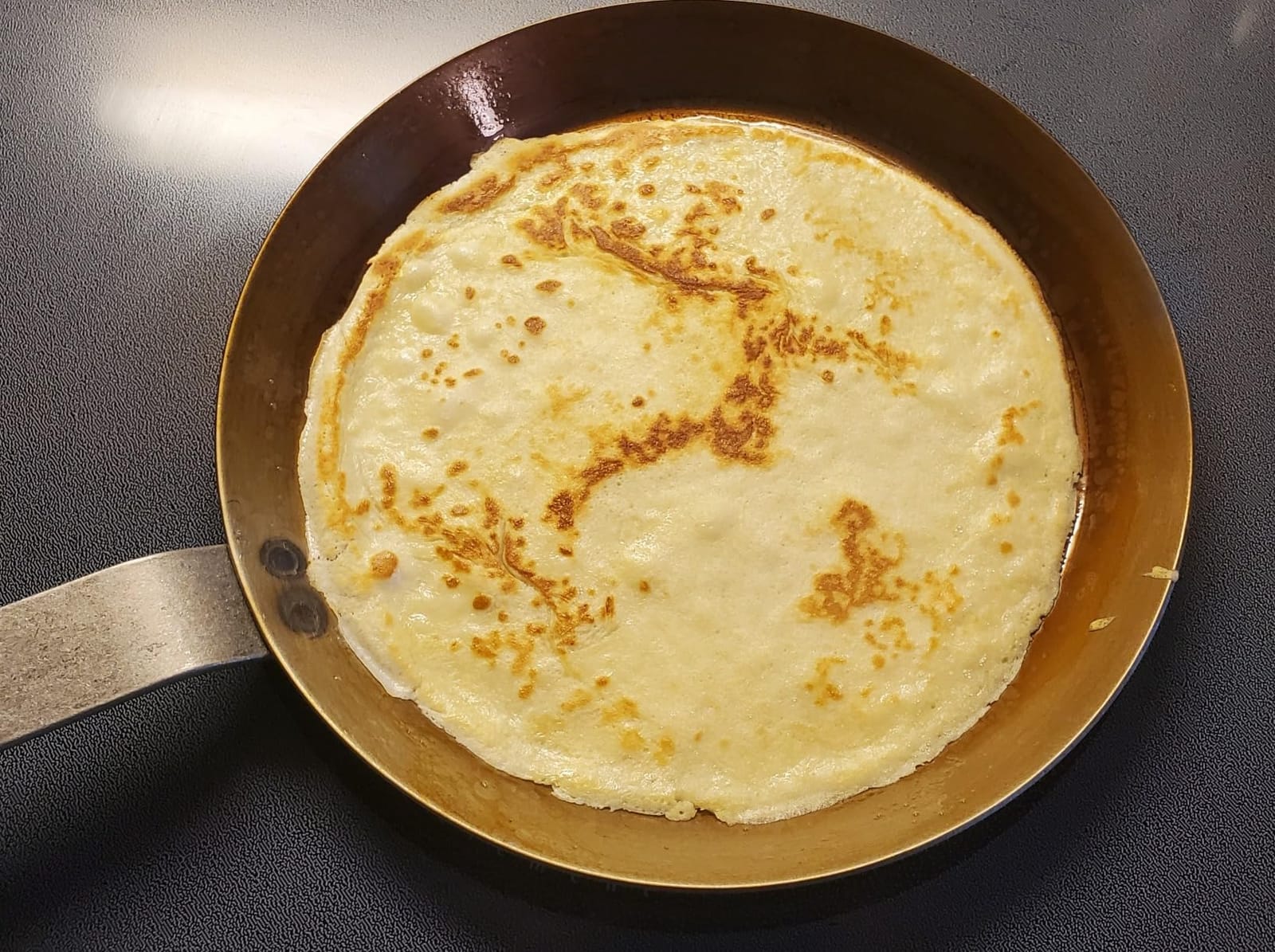 Matfer Bourgeat Black Carbon Steel Crêpe Pan, 9 1/4