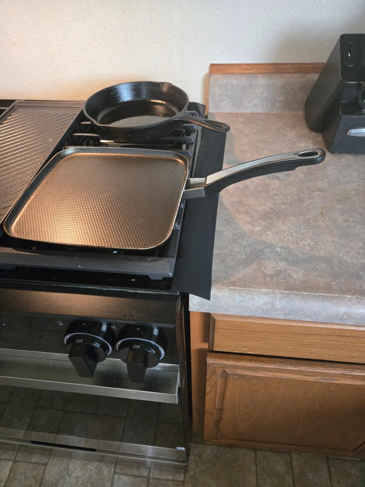 Farberware High Performance Aluminum Nonstick Stovetop Griddle Pan, 11-Inch customer photo 2
